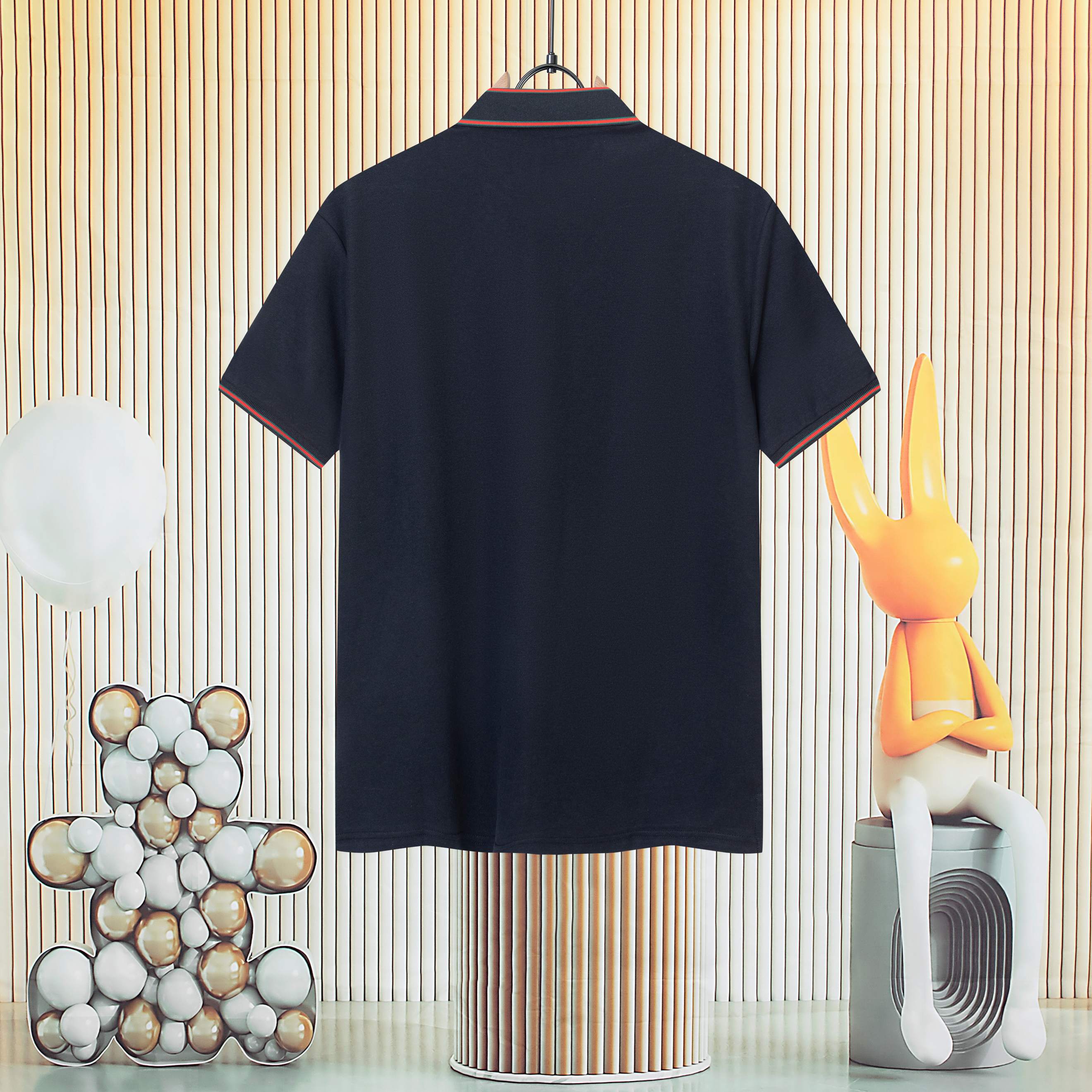 Gucci Polo Clásica con Logo Jacquard en Cuello - Elegancia y Confort 3 a1747251612455 0636