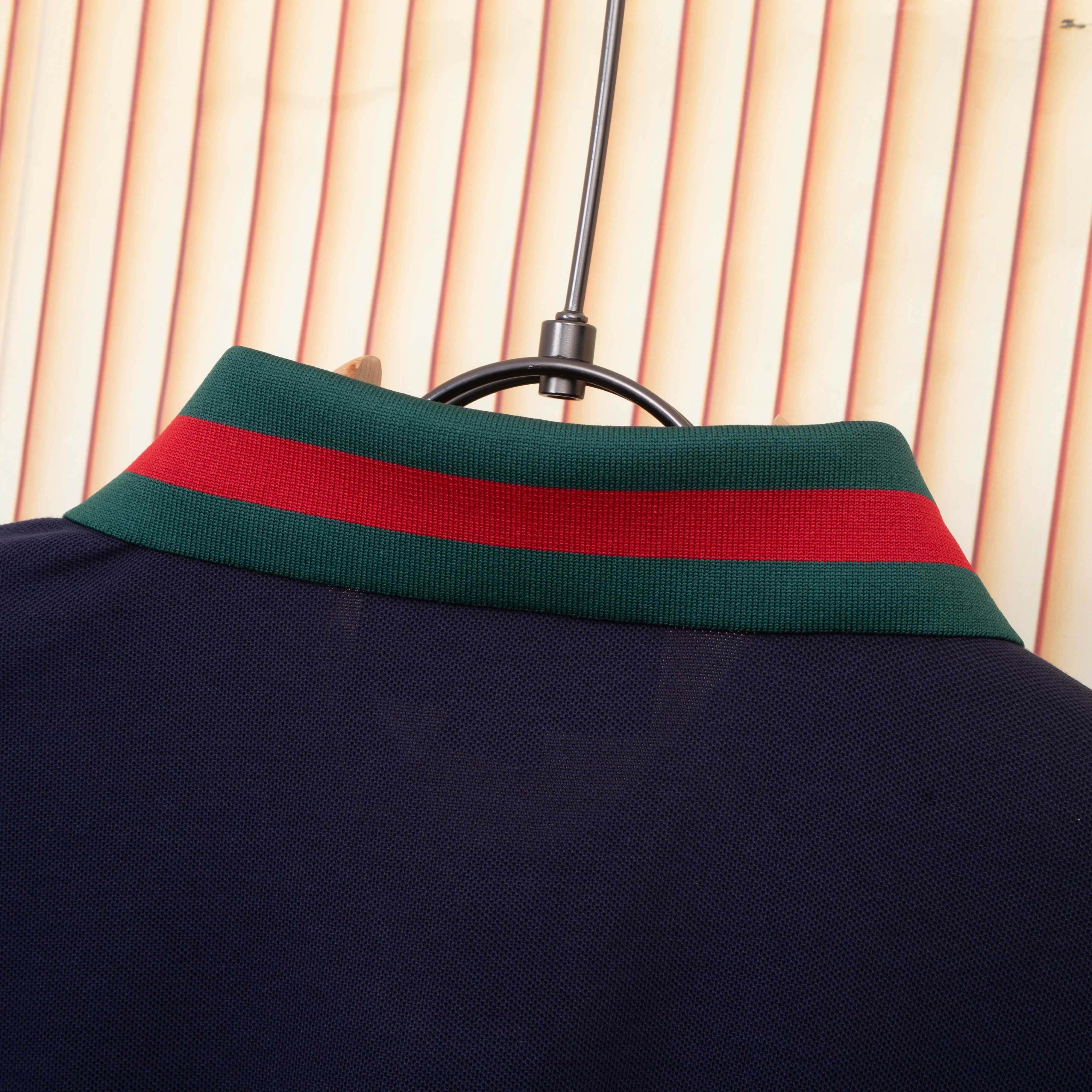 Polo Gucci con Doble G Bordada y Cuello en Contraste - Elegancia y Comodidad 5 a1747253824308 6565