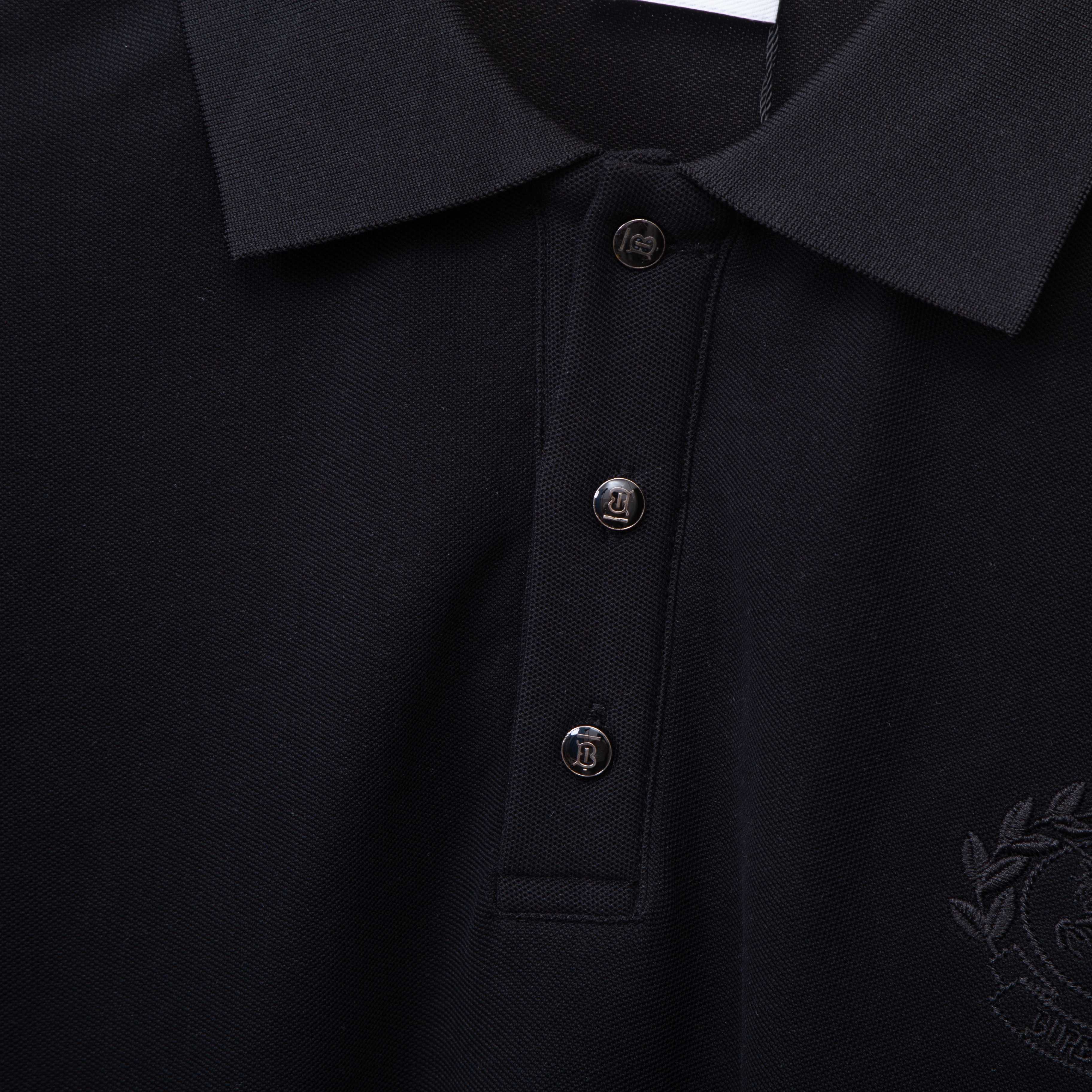 Burberry Polo con Bordado de Logotipo Ecuestre para Hombre - Elegancia Casual 5 a1747255982664 5766