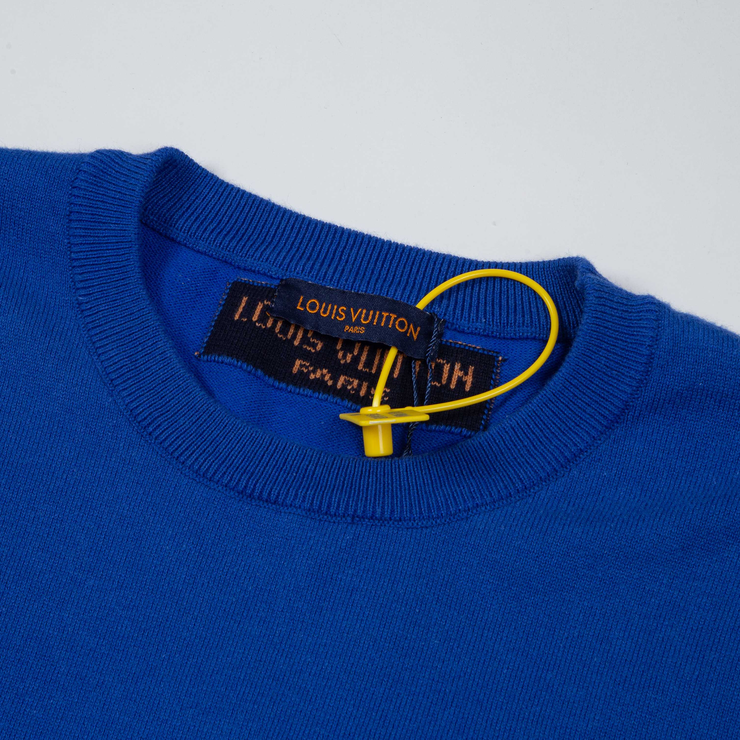 Louis Vuitton Camiseta de Manga Corta con Logotipo en Relieve Azul Eléctrico 4 a1747775617480 7154
