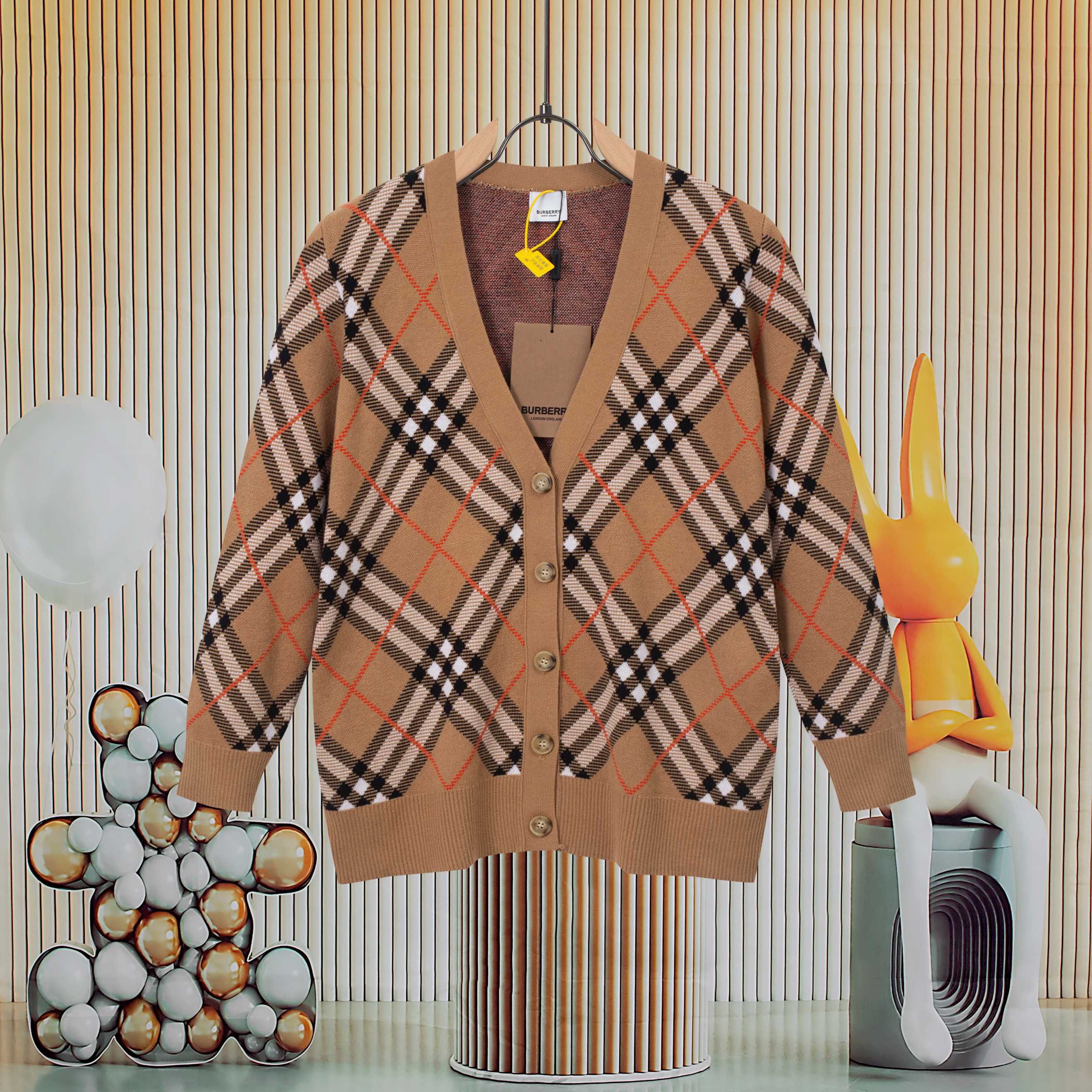 BURBERRY Chaqueta tipo cárdigan a cuadros diagonales con bloques de color, patrón a juego preciso, mismo estilo para ho…