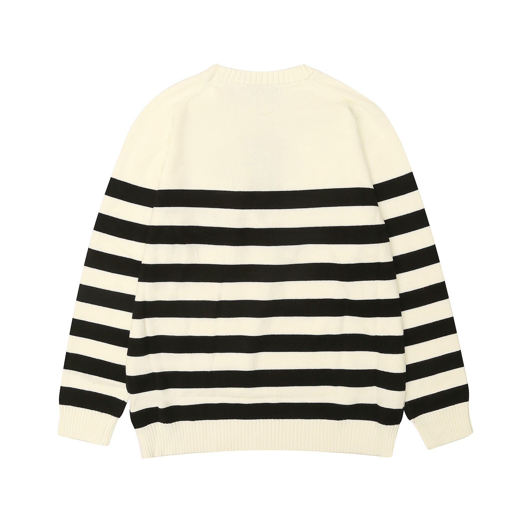 p120💰 爆款GUCCI古驰条纹圆领毛织，前幅Logo采用刺绣工艺，细节做工顶级版本 包芯纱毛料触感非常舒服 软糯丝滑 手感超好，版型特别舒适 颜值超级高 颜色搭配美极了 做工超细致 强烈推荐💗可对比市场品质

颜色：黑白色  红杏色
款号：G8311
码数：S  m   L  XL