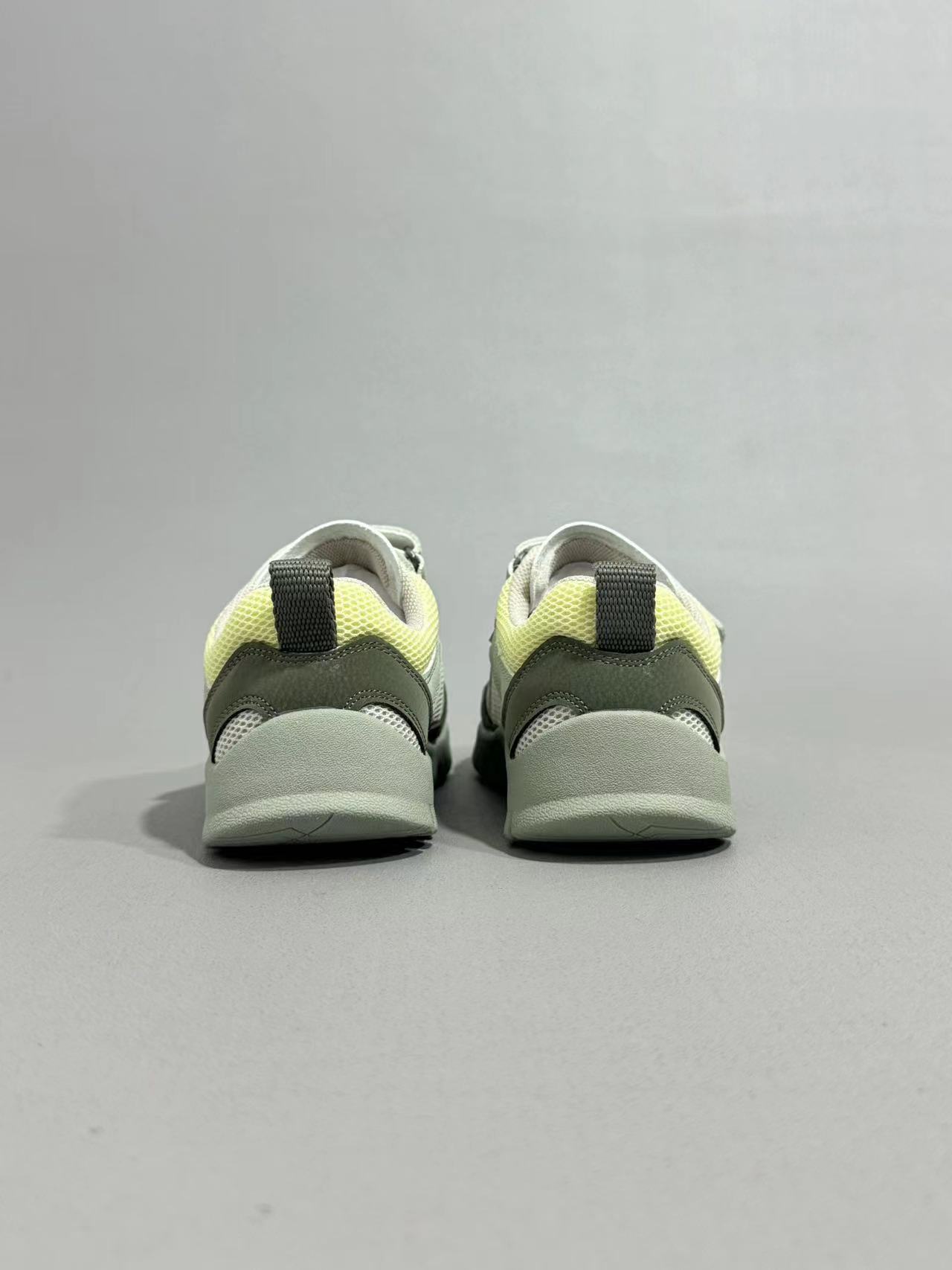 图片[6]-阿迪登山运动鞋，采用包头设计更好的保护脚指，橡胶大底更加防滑耐磨 👶 小小魔术贴，大大的惊喜！一贴即穿，一脱即走，让宝贝的日常穿搭变得轻松又便捷。不再担心早起的急躁，只留下萌娃的快乐步伐！🏃‍♂️💨 size26——35-选品中心