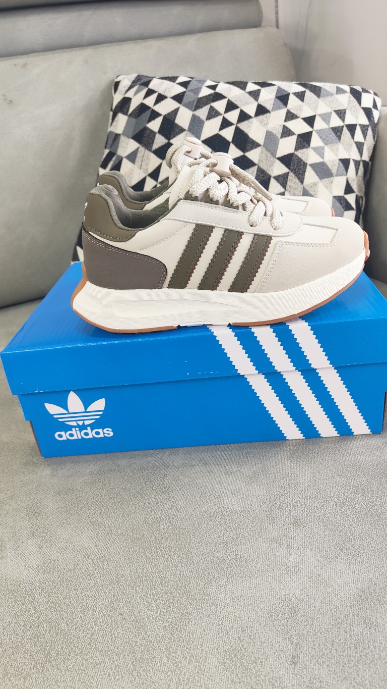 图片[7]-公司级真爆✅阿迪达斯 新款 三叶草 厚底 RETROPY E5 新款低帮经典运动鞋以70年代经典跑步鞋为灵感，新鲜演绎复古造型。搭载adidas Boost科技，打造现代感。旨在带来舒适脚感，同时展现复古风格。 尺码：28——37(28——34为扣子，35、36、37是系鞋带)-选品中心