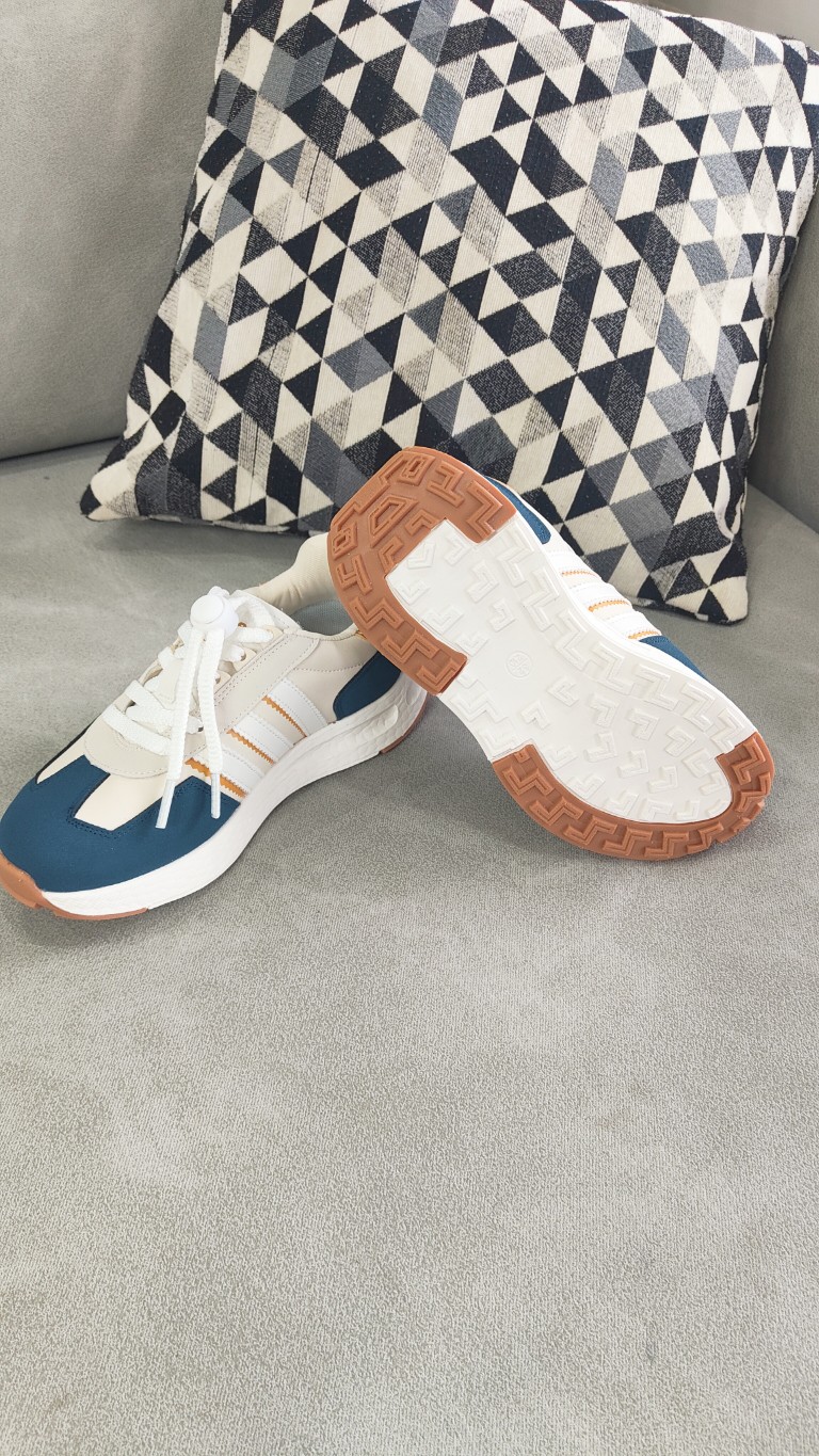 图片[4]-公司级真爆✅阿迪达斯 新款 三叶草 厚底 RETROPY E5白深兰 新款低帮经典运动鞋以70年代经典跑步鞋为灵感，新鲜演绎复古造型。搭载adidas Boost科技，打造现代感。旨在带来舒适脚感，同时展现复古风格。 尺码：28——37(28——34为扣子，35、36、37是系鞋带)-选品中心