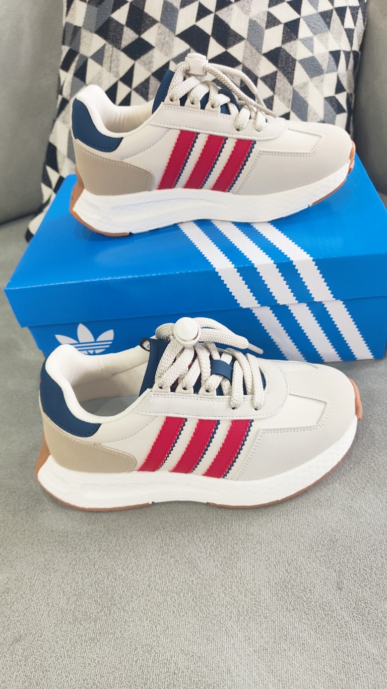 图片[6]-公司级真爆✅阿迪达斯 新款 三叶草 厚底 RETROPY E5新款低帮经典运动鞋以70年代经典跑步鞋为灵感，新鲜演绎复古造型。搭载adidas Boost科技，打造现代感。旨在带来舒适脚感，同时展现复古风格。 尺码：28——37(28——34为扣子，35、36、37是系鞋带)-选品中心