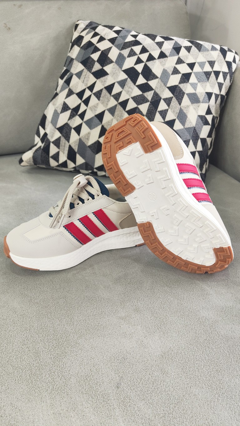 图片[4]-公司级真爆✅阿迪达斯 新款 三叶草 厚底 RETROPY E5新款低帮经典运动鞋以70年代经典跑步鞋为灵感，新鲜演绎复古造型。搭载adidas Boost科技，打造现代感。旨在带来舒适脚感，同时展现复古风格。 尺码：28——37(28——34为扣子，35、36、37是系鞋带)-选品中心