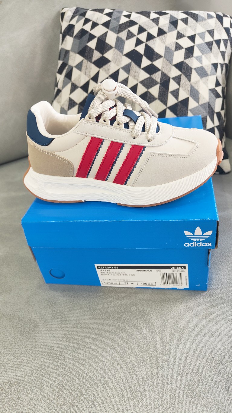 图片[8]-公司级真爆✅阿迪达斯 新款 三叶草 厚底 RETROPY E5新款低帮经典运动鞋以70年代经典跑步鞋为灵感，新鲜演绎复古造型。搭载adidas Boost科技，打造现代感。旨在带来舒适脚感，同时展现复古风格。 尺码：28——37(28——34为扣子，35、36、37是系鞋带)-选品中心