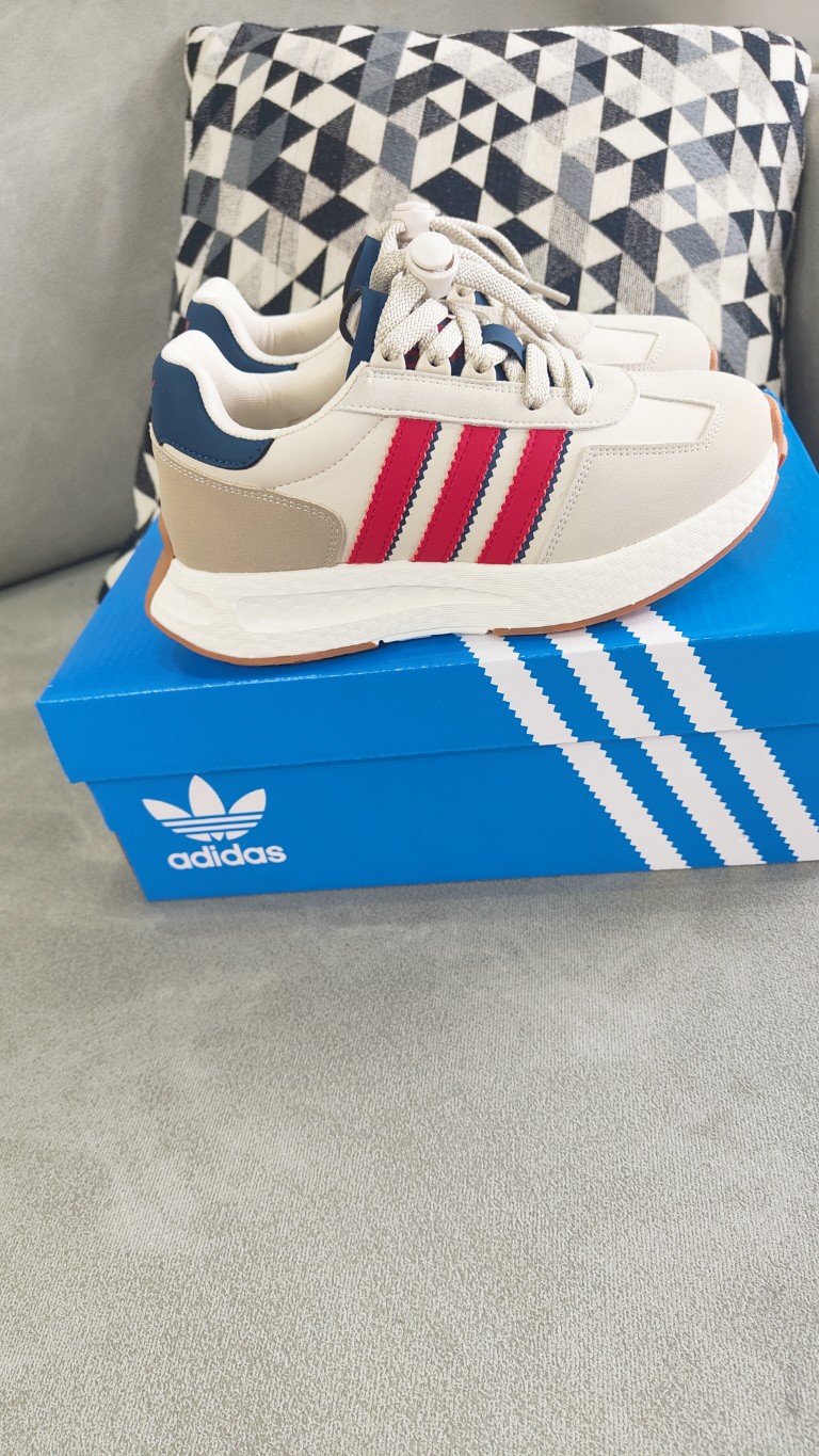 图片[7]-公司级真爆✅阿迪达斯 新款 三叶草 厚底 RETROPY E5新款低帮经典运动鞋以70年代经典跑步鞋为灵感，新鲜演绎复古造型。搭载adidas Boost科技，打造现代感。旨在带来舒适脚感，同时展现复古风格。 尺码：28——37(28——34为扣子，35、36、37是系鞋带)-选品中心