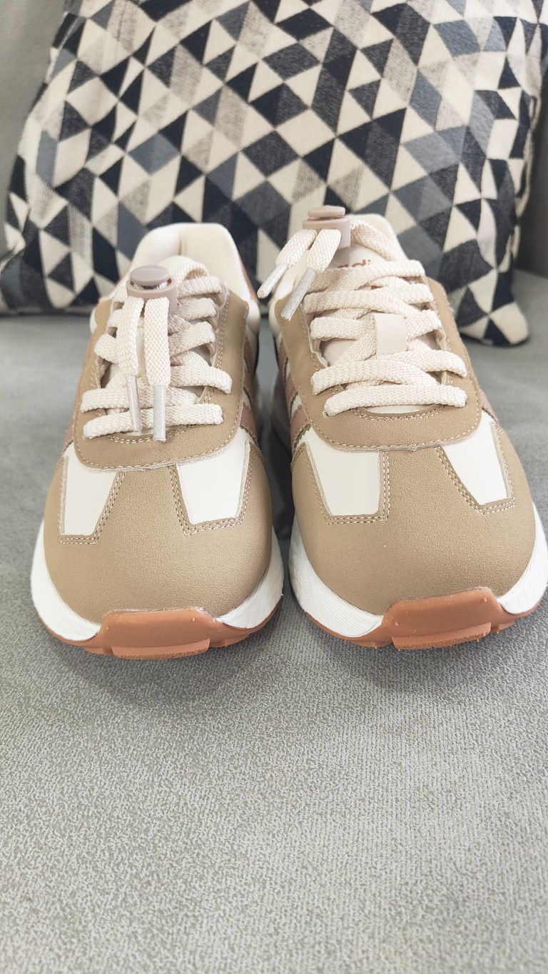 图片[3]-公司级真爆✅阿迪达斯 新款 三叶草 厚底 RETROPY E5 新款低帮经典运动鞋以70年代经典跑步鞋为灵感，新鲜演绎复古造型。搭载adidas Boost科技，打造现代感。旨在带来舒适脚感，同时展现复古风格。 尺码：28——37(28——34为扣子，35、36、37是系鞋带)-选品中心