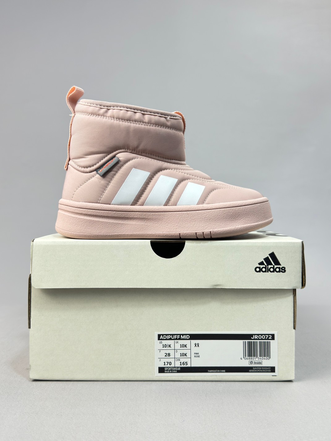 图片[8]-Adidas/阿迪达斯正品ADIPUFF MID男女童同款保暖休闲棉鞋，官方同步包装 ， 材料采用原厂防污防水雨伞布，防滑耐磨橡胶大底 潮流百搭 、舒适短筒靴 秋冬休闲时尚童鞋 保暖性能十足 严寒季节保暖神器。 尺码：28——37-选品中心