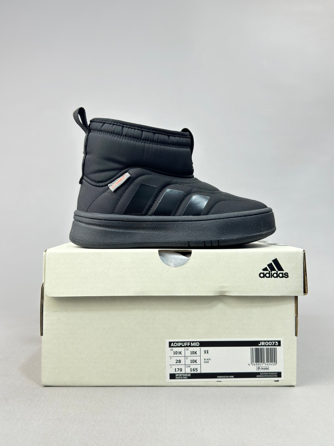 图片[8]-Adidas/阿迪达斯正品ADIPUFF MID男女童同款保暖休闲棉鞋，官方同步包装 ， 材料采用原厂防污防水雨伞布，防滑耐磨橡胶大底 潮流百搭 、舒适短筒靴 秋冬休闲时尚童鞋 保暖性能十足 严寒季节保暖神器。 尺码：28——37-选品中心