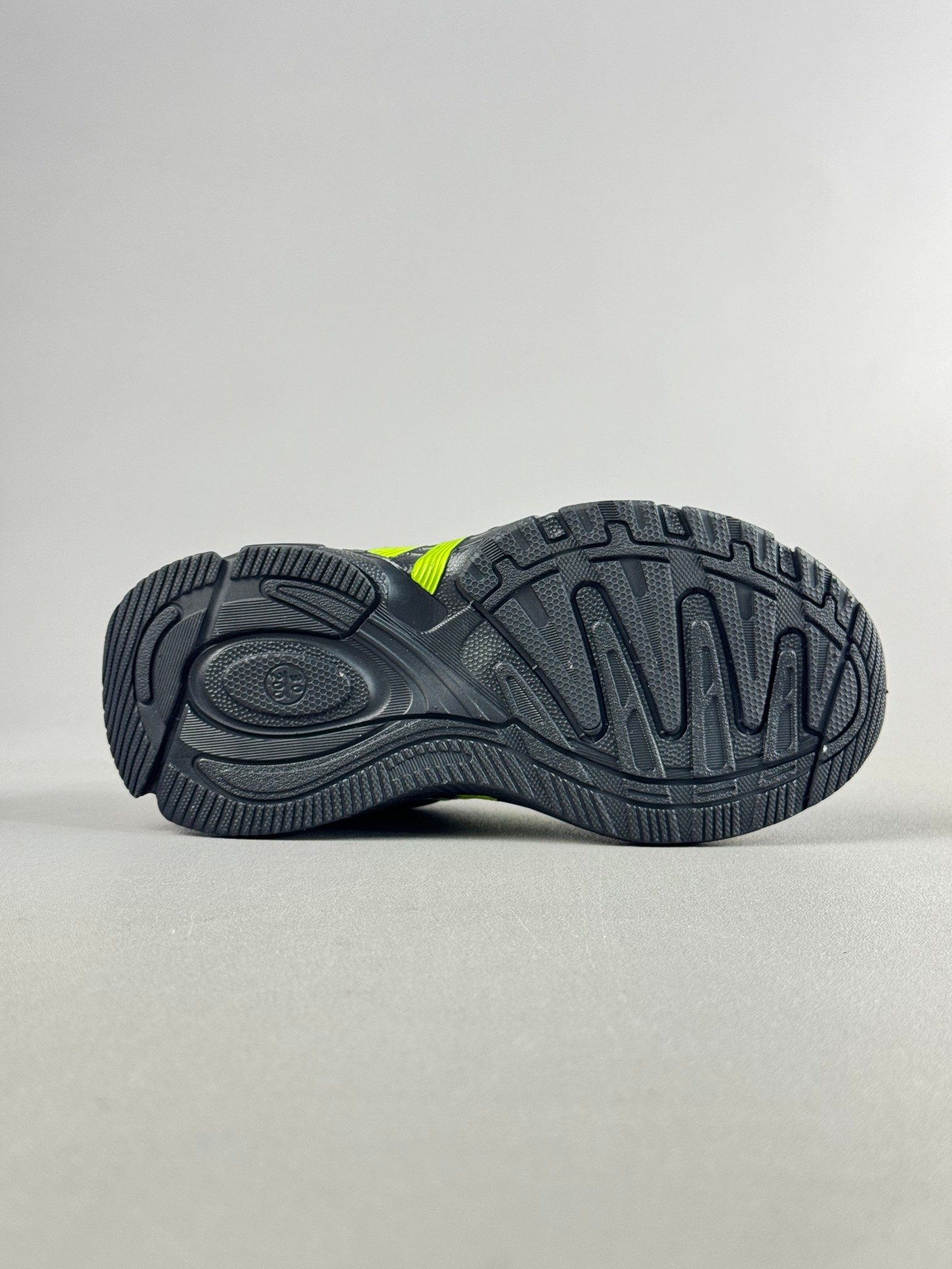 图片[3]-复古感直接拉满的一款回敬经典之升级版—-AD response CL复古休闲鞋！ 带来了它与坏痞兔的联名款，坏痞兔一出手，必是爆款！不仅颜值高，好搭配，连细节都满满的一双宝藏复古鞋，超级推荐给大家 尺码：28——37-选品中心