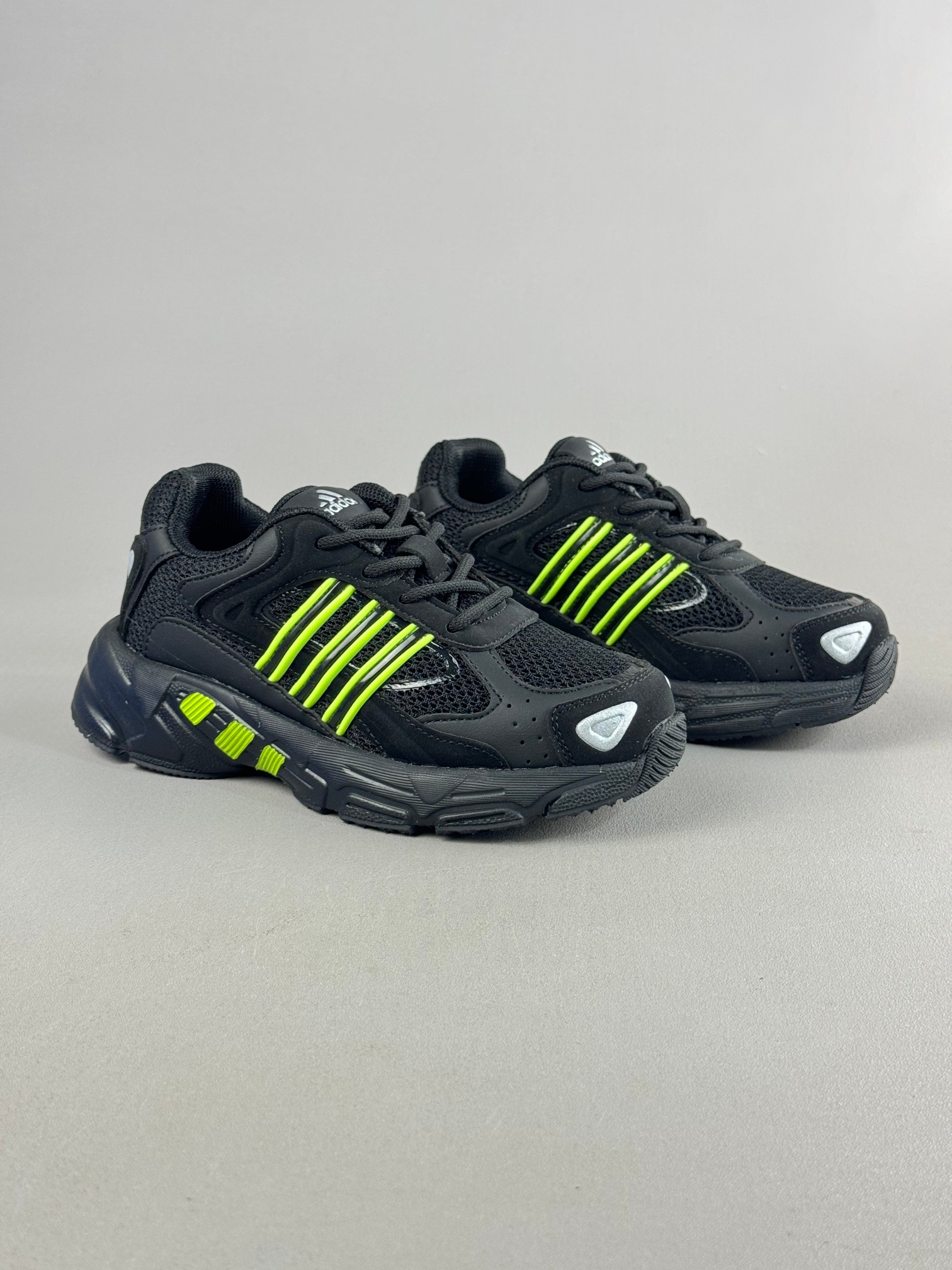 图片[8]-复古感直接拉满的一款回敬经典之升级版—-AD response CL复古休闲鞋！ 带来了它与坏痞兔的联名款，坏痞兔一出手，必是爆款！不仅颜值高，好搭配，连细节都满满的一双宝藏复古鞋，超级推荐给大家 尺码：28——37-选品中心