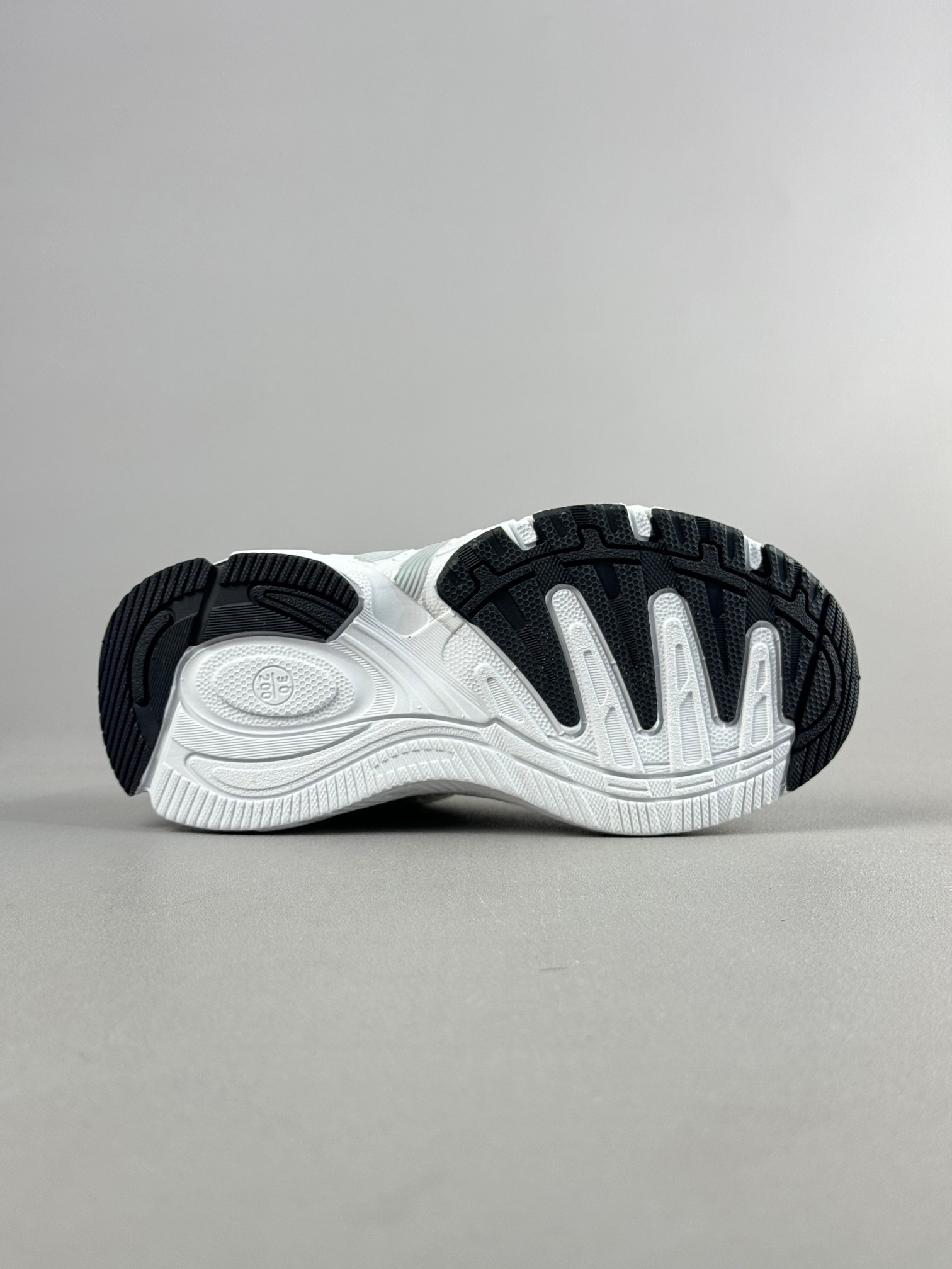 图片[3]-复古感直接拉满的一款回敬经典之升级版—-AD response CL复古休闲鞋！ 带来了它与坏痞兔的联名款，坏痞兔一出手，必是爆款！不仅颜值高，好搭配，连细节都满满的一双宝藏复古鞋，超级推荐给大家 尺码：28——37-选品中心