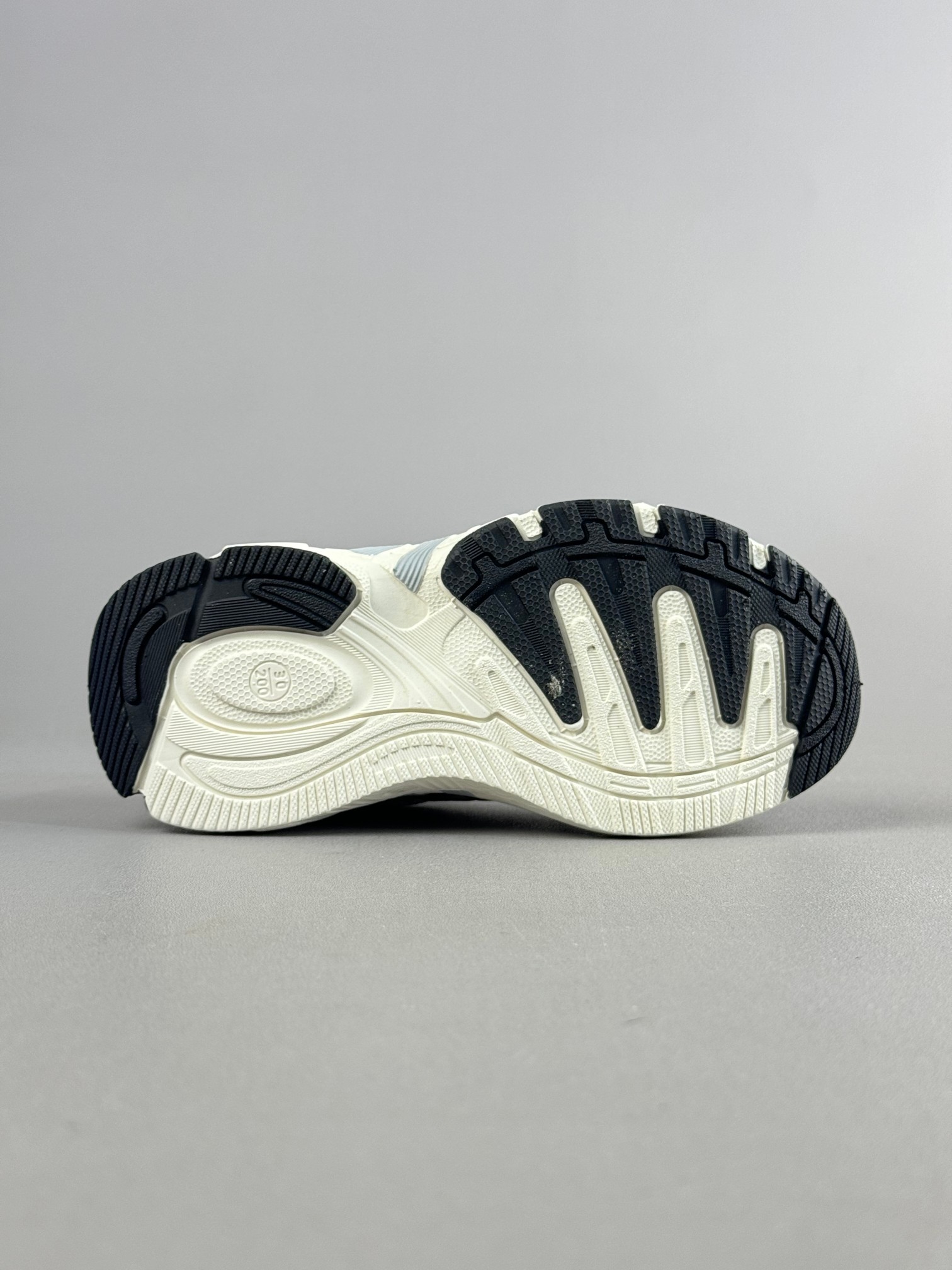 图片[3]-复古感直接拉满的一款回敬经典之升级版—-AD response CL复古休闲鞋！ 带来了它与坏痞兔的联名款，坏痞兔一出手，必是爆款！不仅颜值高，好搭配，连细节都满满的一双宝藏复古鞋，超级推荐给大家 尺码：28——37-选品中心