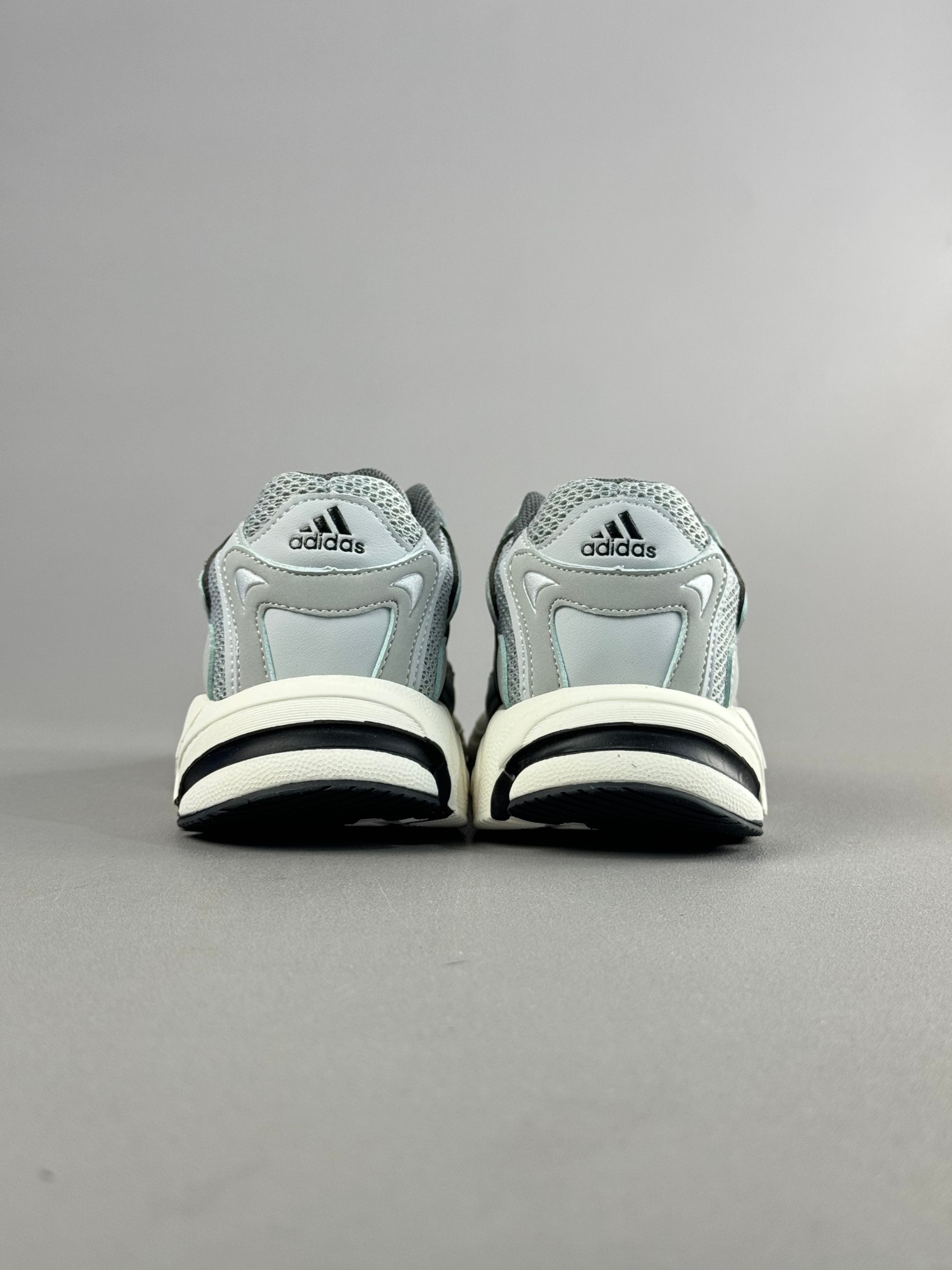 图片[7]-复古感直接拉满的一款回敬经典之升级版—-AD response CL复古休闲鞋！ 带来了它与坏痞兔的联名款，坏痞兔一出手，必是爆款！不仅颜值高，好搭配，连细节都满满的一双宝藏复古鞋，超级推荐给大家 尺码：28——37-选品中心