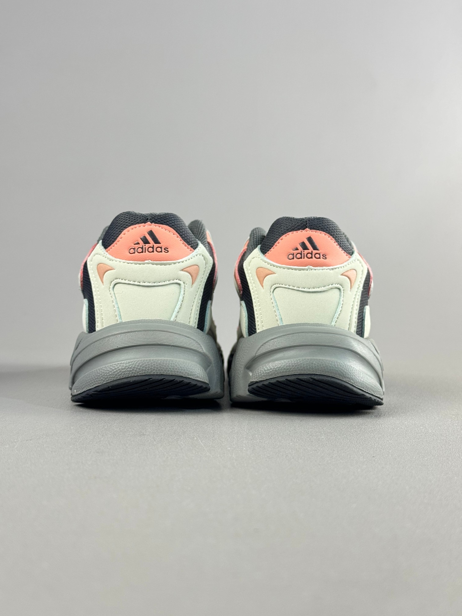 图片[6]-复古感直接拉满的一款回敬经典之升级版—-AD response CL复古休闲鞋！ 带来了它与坏痞兔的联名款，坏痞兔一出手，必是爆款！不仅颜值高，好搭配，连细节都满满的一双宝藏复古鞋，超级推荐给大家 尺码：28——37-选品中心