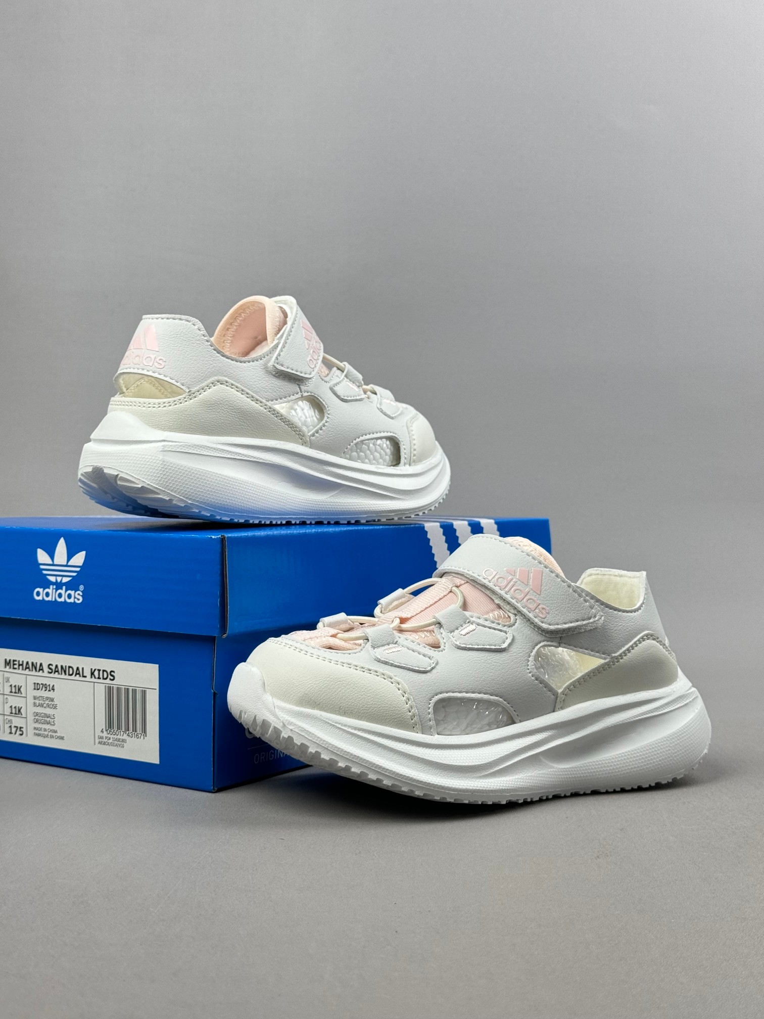 图片[8]-Adidas夏日穿搭凉鞋 夏季必备 采用质感柔软且出众回弹的MD大底， 缔造非凡舒适的日常穿着体验 助你保持活力 ， 鞋身立体感强 鞋身包边弧度 平顺 。 尺码：26——35。-选品中心