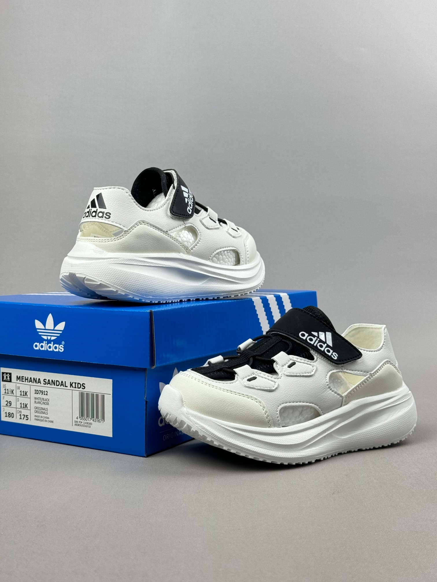 图片[7]-Adidas夏日穿搭凉鞋 夏季必备 采用质感柔软且出众回弹的MD大底， 缔造非凡舒适的日常穿着体验 助你保持活力 ， 鞋身立体感强 鞋身包边弧度 平顺 。 尺码：26——35。-选品中心