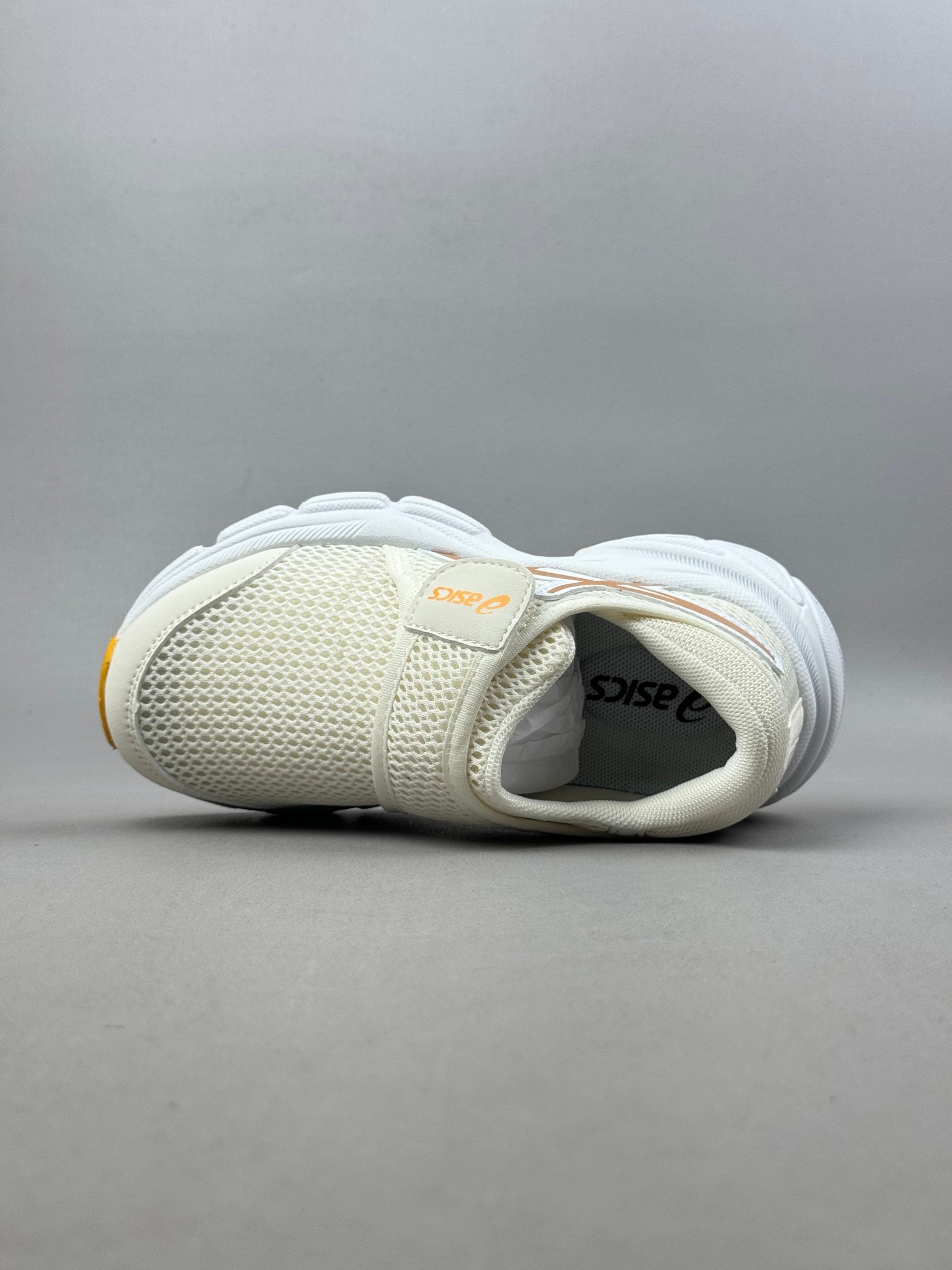 图片[3]-Asics / 亚瑟士运动休闲透气专业跑鞋   #鞋面采用头层皮与网布拼接 透气舒适兼具休闲时尚 结合简明的配色 展现品牌的传承及引领复古流行的主题 虎爪造型的LOGO  #鞋身稳定包裹系统 支撑鞋身 经典宽大鞋型配备防偏移设计提升包裹性 穿着舒适鞋面透气孔设计 提供透气性  尺码：26——35。-选品中心