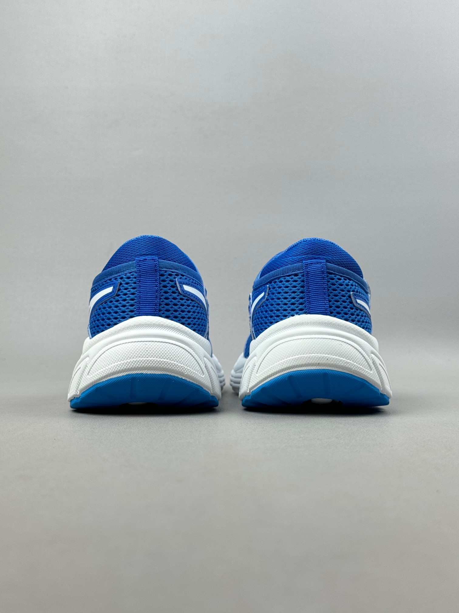 图片[4]-Asics / 亚瑟士运动休闲透气专业跑鞋   #鞋面采用头层皮与网布拼接 透气舒适兼具休闲时尚 结合简明的配色 展现品牌的传承及引领复古流行的主题 虎爪造型的LOGO  #鞋身稳定包裹系统 支撑鞋身 经典宽大鞋型配备防偏移设计提升包裹性 穿着舒适鞋面透气孔设计 提供透气性  尺码：26——35。-选品中心