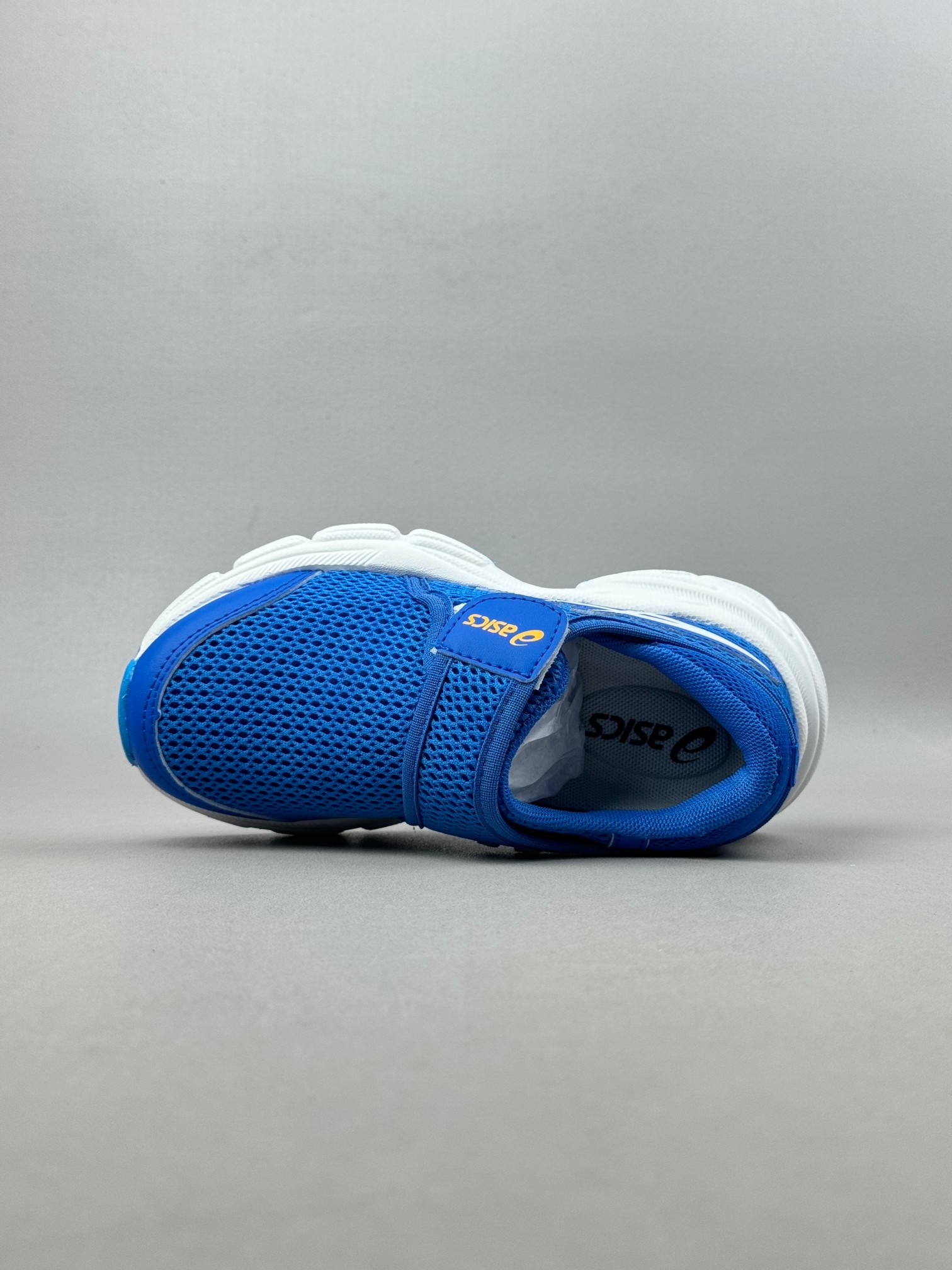 图片[3]-Asics / 亚瑟士运动休闲透气专业跑鞋   #鞋面采用头层皮与网布拼接 透气舒适兼具休闲时尚 结合简明的配色 展现品牌的传承及引领复古流行的主题 虎爪造型的LOGO  #鞋身稳定包裹系统 支撑鞋身 经典宽大鞋型配备防偏移设计提升包裹性 穿着舒适鞋面透气孔设计 提供透气性  尺码：26——35。-选品中心