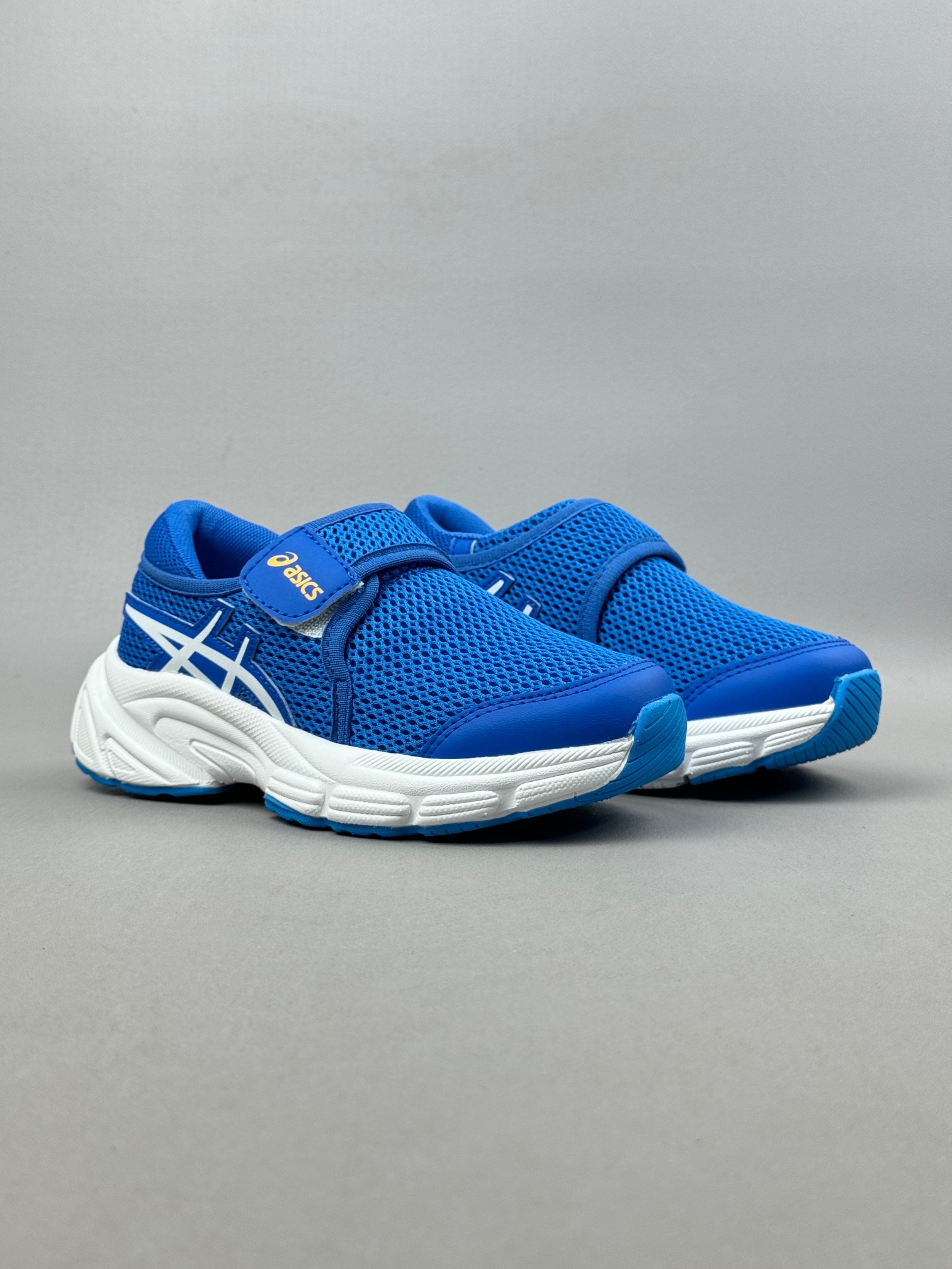 图片[6]-Asics / 亚瑟士运动休闲透气专业跑鞋   #鞋面采用头层皮与网布拼接 透气舒适兼具休闲时尚 结合简明的配色 展现品牌的传承及引领复古流行的主题 虎爪造型的LOGO  #鞋身稳定包裹系统 支撑鞋身 经典宽大鞋型配备防偏移设计提升包裹性 穿着舒适鞋面透气孔设计 提供透气性  尺码：26——35。-选品中心