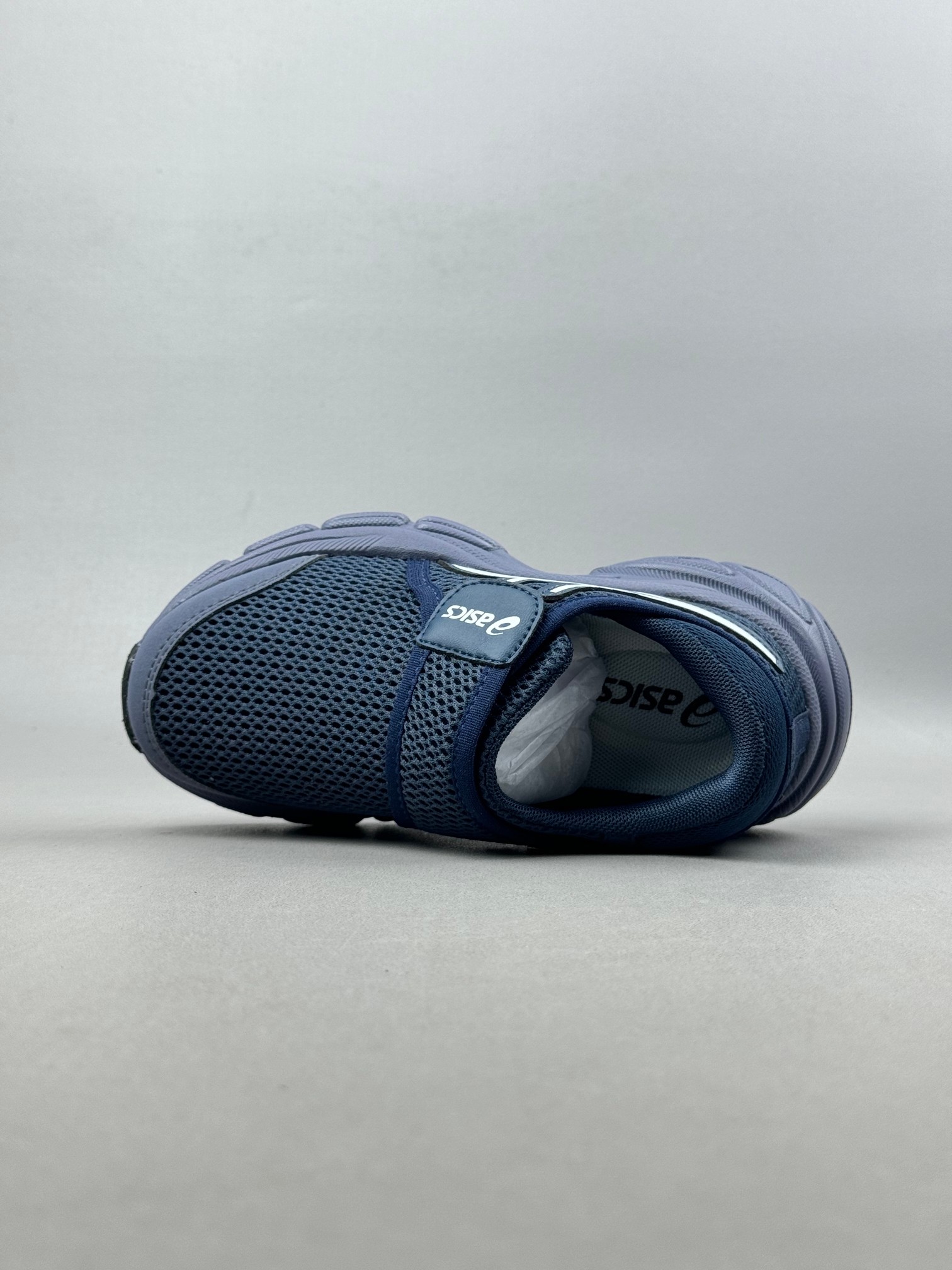 图片[3]-Asics / 亚瑟士运动休闲透气专业跑鞋   #鞋面采用头层皮与网布拼接 透气舒适兼具休闲时尚 结合简明的配色 展现品牌的传承及引领复古流行的主题 虎爪造型的LOGO  #鞋身稳定包裹系统 支撑鞋身 经典宽大鞋型配备防偏移设计提升包裹性 穿着舒适鞋面透气孔设计 提供透气性  尺码：26——35。-选品中心