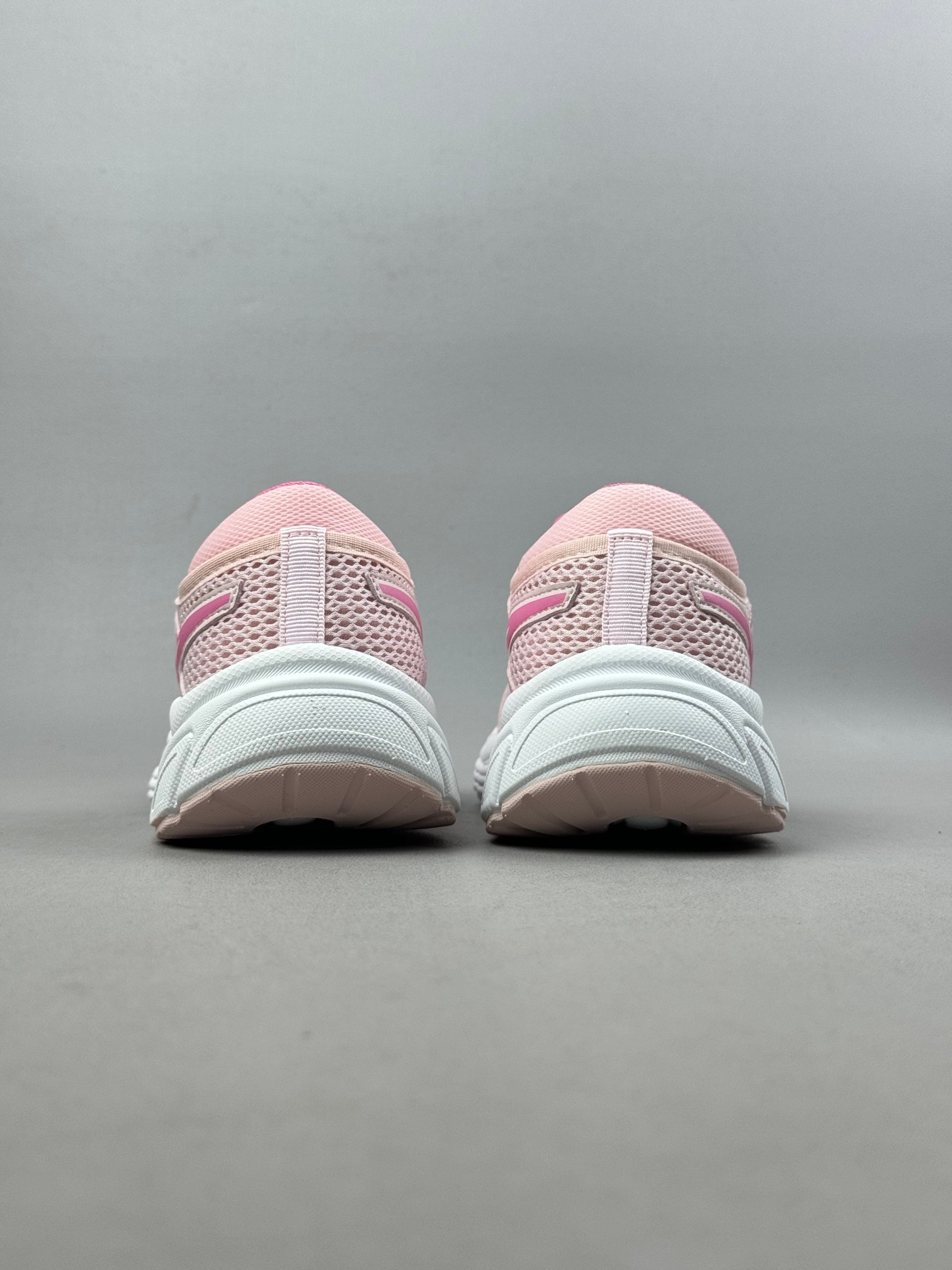 图片[4]-Asics / 亚瑟士运动休闲透气专业跑鞋   #鞋面采用头层皮与网布拼接 透气舒适兼具休闲时尚 结合简明的配色 展现品牌的传承及引领复古流行的主题 虎爪造型的LOGO  #鞋身稳定包裹系统 支撑鞋身 经典宽大鞋型配备防偏移设计提升包裹性 穿着舒适鞋面透气孔设计 提供透气性  尺码：26——35。-选品中心