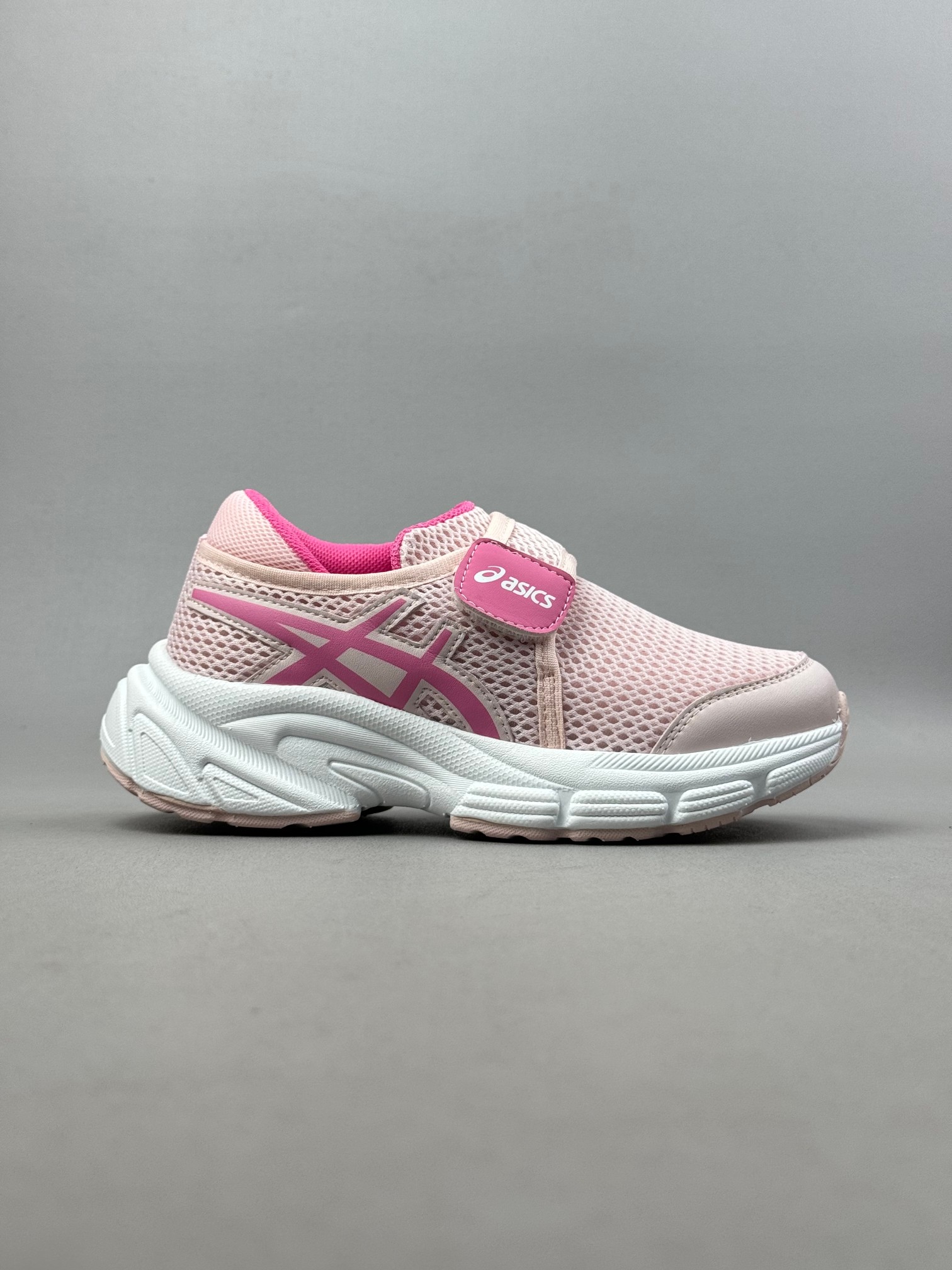 图片[2]-Asics / 亚瑟士运动休闲透气专业跑鞋   #鞋面采用头层皮与网布拼接 透气舒适兼具休闲时尚 结合简明的配色 展现品牌的传承及引领复古流行的主题 虎爪造型的LOGO  #鞋身稳定包裹系统 支撑鞋身 经典宽大鞋型配备防偏移设计提升包裹性 穿着舒适鞋面透气孔设计 提供透气性  尺码：26——35。-选品中心