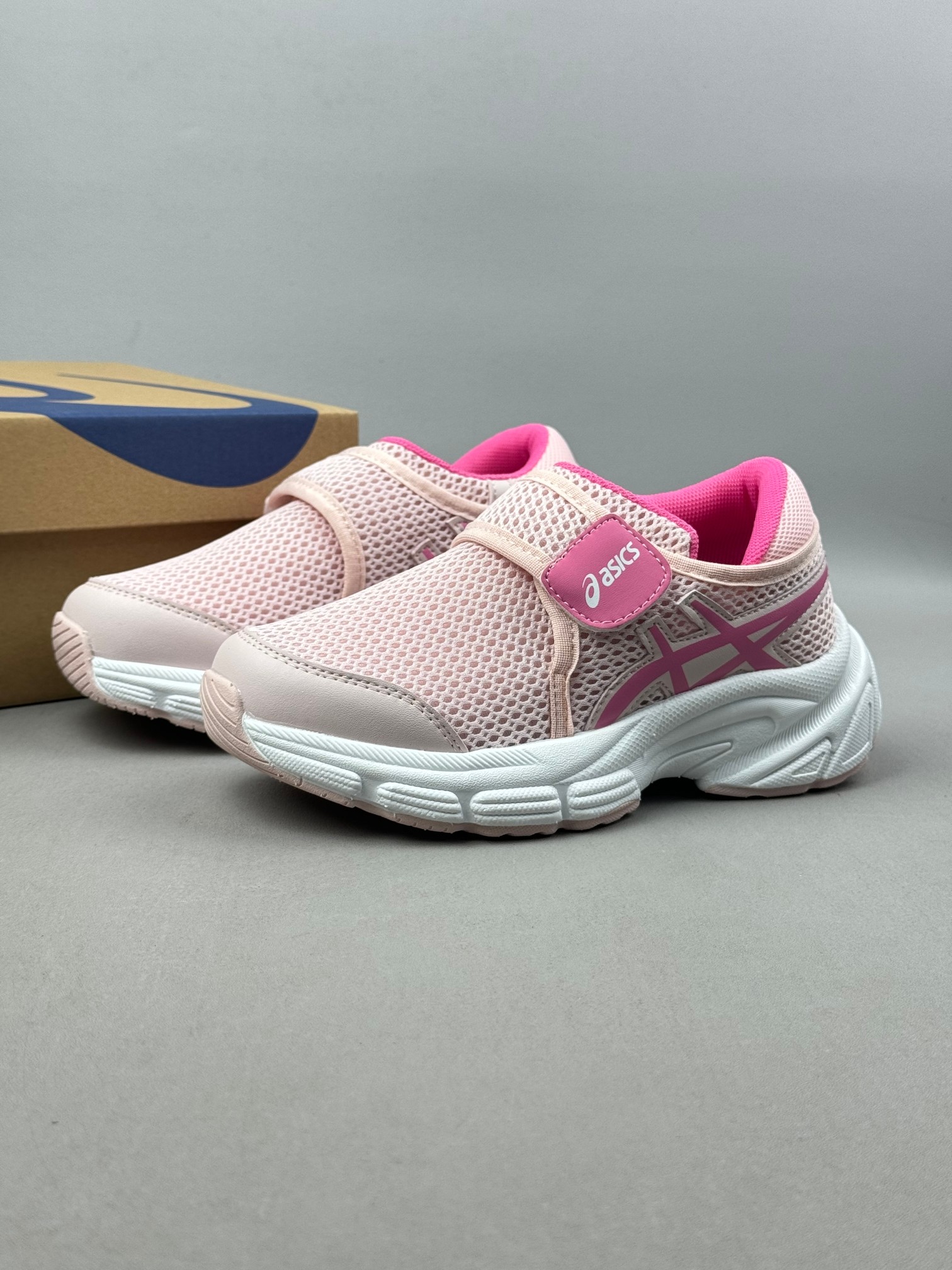 图片[8]-Asics / 亚瑟士运动休闲透气专业跑鞋   #鞋面采用头层皮与网布拼接 透气舒适兼具休闲时尚 结合简明的配色 展现品牌的传承及引领复古流行的主题 虎爪造型的LOGO  #鞋身稳定包裹系统 支撑鞋身 经典宽大鞋型配备防偏移设计提升包裹性 穿着舒适鞋面透气孔设计 提供透气性  尺码：26——35。-选品中心