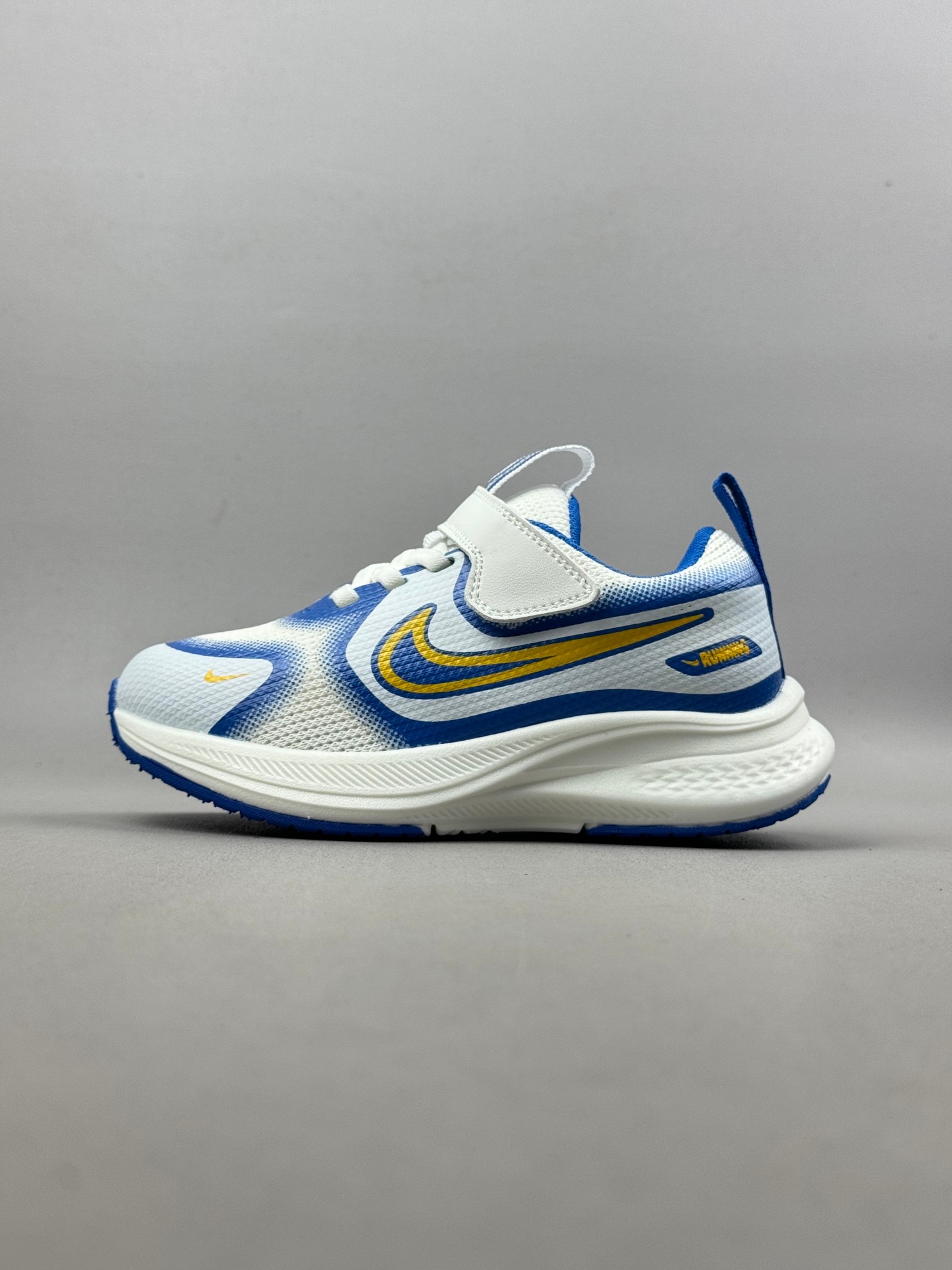 图片[2]-2025🔥 NK 新款ComicRunner儿童魔术贴跑鞋 尺码：28-37码 专柜同步新品🆕 优质面料拼接，质感满满💯 魔术贴➕松紧带设计，穿脱方便✌🏻 橡胶耐磨防滑大底，脚感不言而喻☁️！!-选品中心