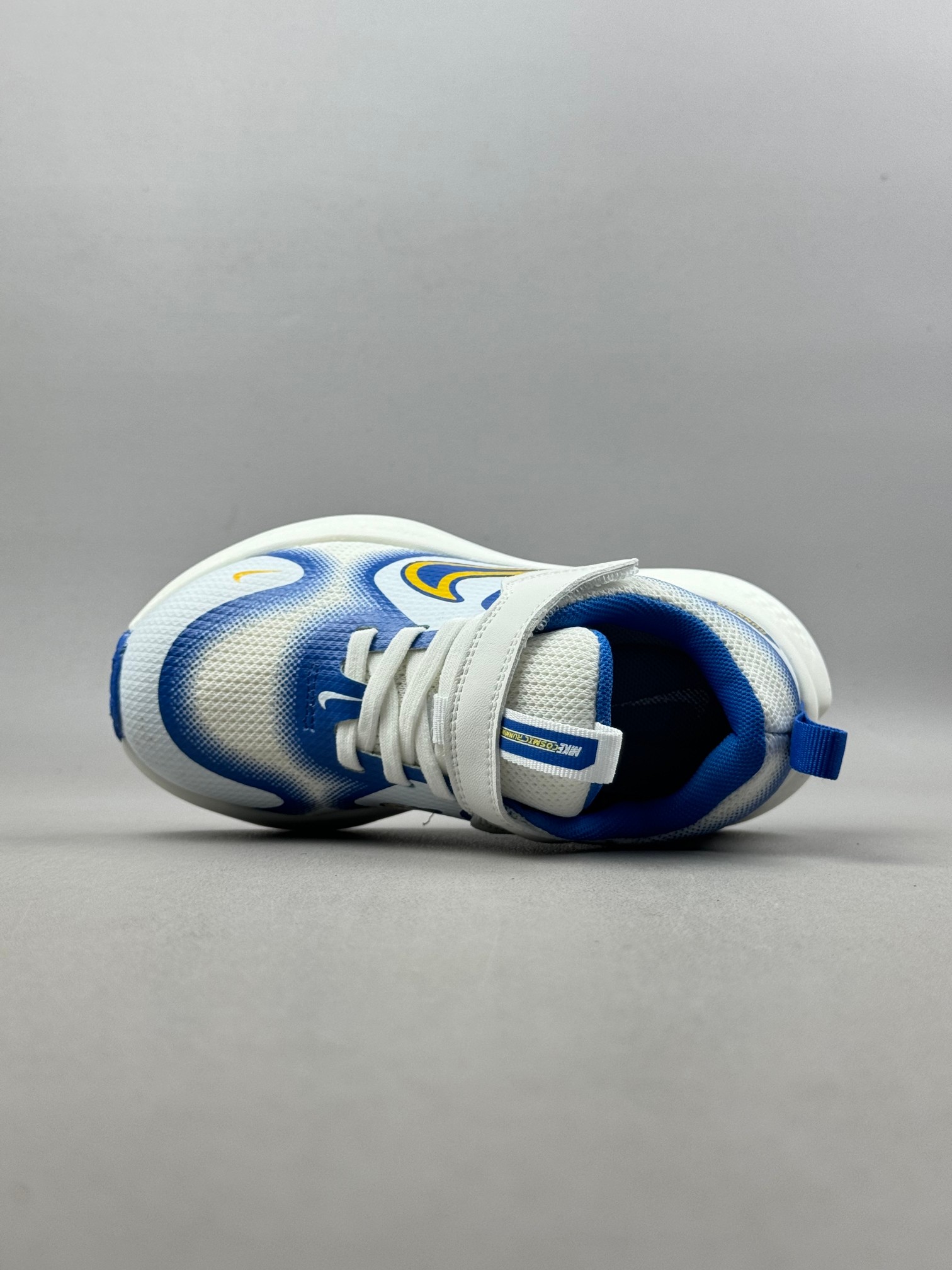 图片[4]-2025🔥 NK 新款ComicRunner儿童魔术贴跑鞋 尺码：28-37码 专柜同步新品🆕 优质面料拼接，质感满满💯 魔术贴➕松紧带设计，穿脱方便✌🏻 橡胶耐磨防滑大底，脚感不言而喻☁️！!-选品中心