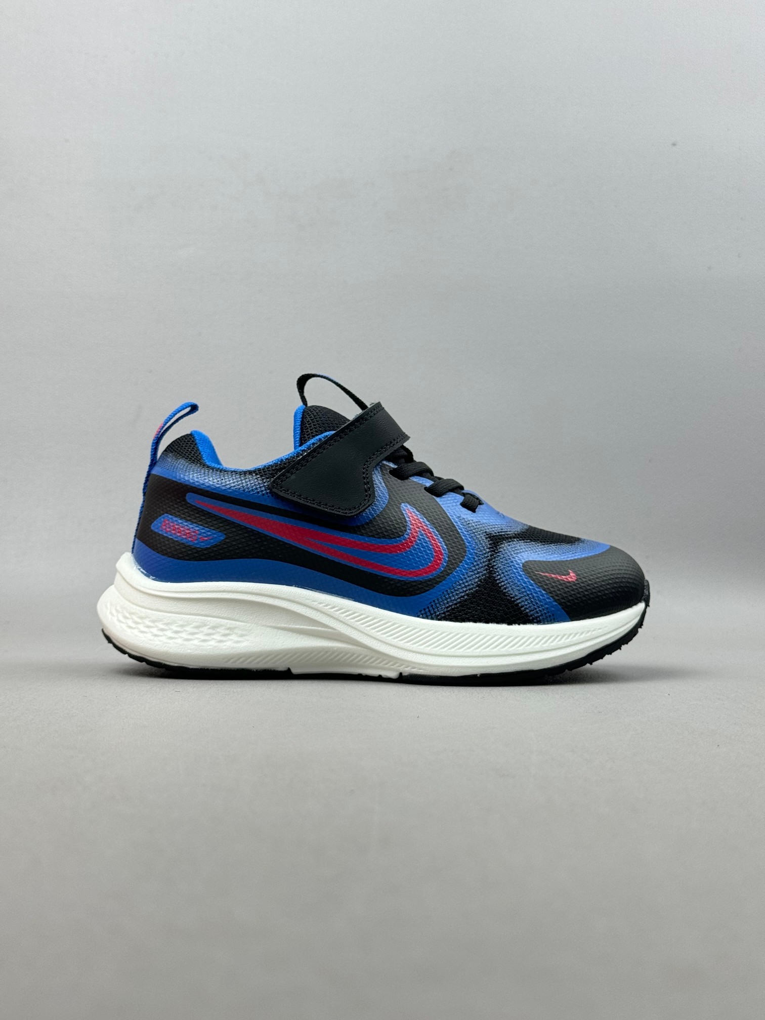 图片[3]-2025🔥 NK 新款ComicRunner儿童魔术贴跑鞋 尺码：28-37码 专柜同步新品🆕 优质面料拼接，质感满满💯 魔术贴➕松紧带设计，穿脱方便✌🏻 橡胶耐磨防滑大底，脚感不言而喻☁️！!-选品中心