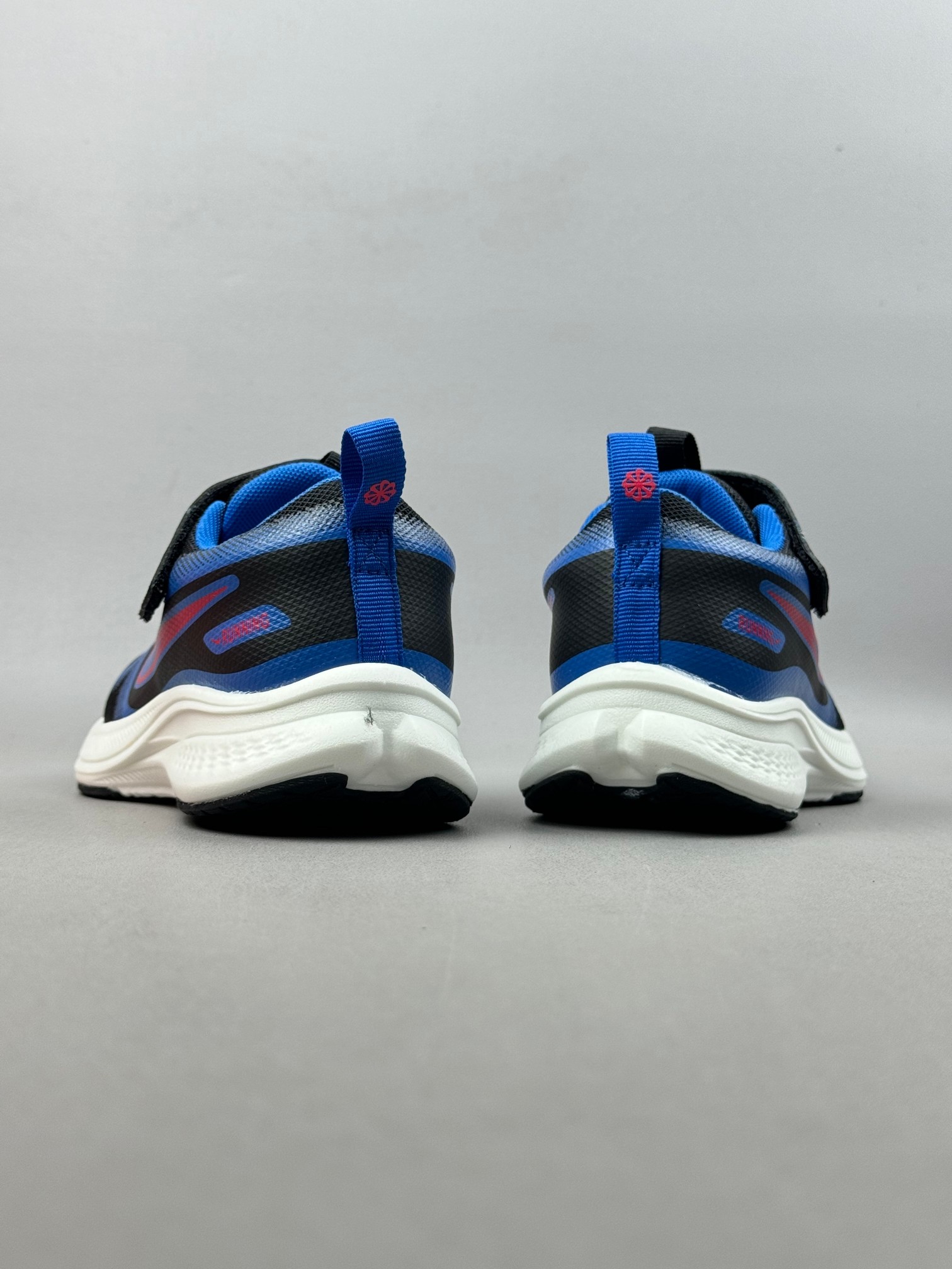 图片[5]-2025🔥 NK 新款ComicRunner儿童魔术贴跑鞋 尺码：28-37码 专柜同步新品🆕 优质面料拼接，质感满满💯 魔术贴➕松紧带设计，穿脱方便✌🏻 橡胶耐磨防滑大底，脚感不言而喻☁️！!-选品中心