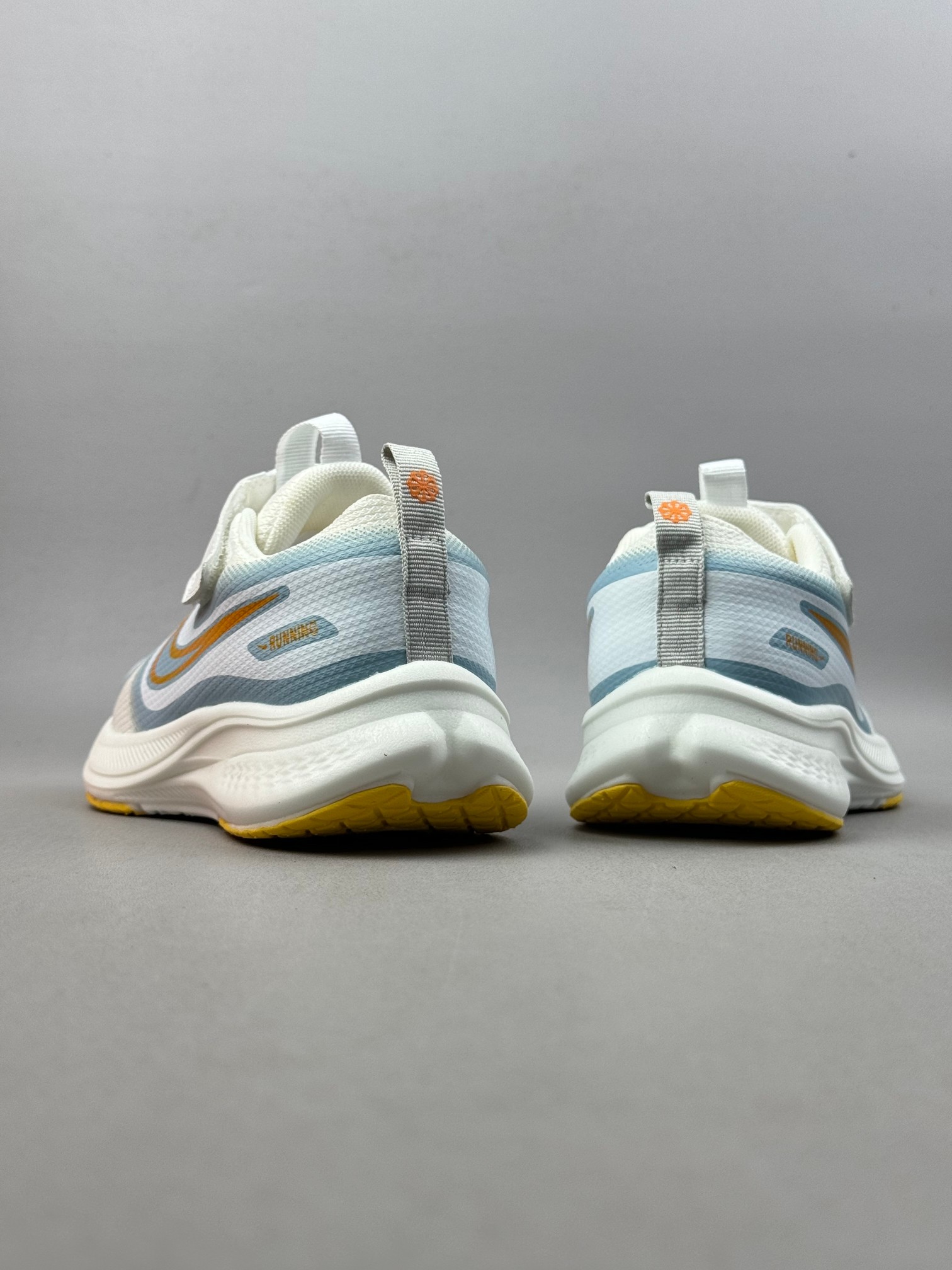 图片[5]-2025🔥 NK 新款ComicRunner儿童魔术贴跑鞋 尺码：28-37码 专柜同步新品🆕 优质面料拼接，质感满满💯 魔术贴➕松紧带设计，穿脱方便✌🏻 橡胶耐磨防滑大底，脚感不言而喻☁️！!-选品中心