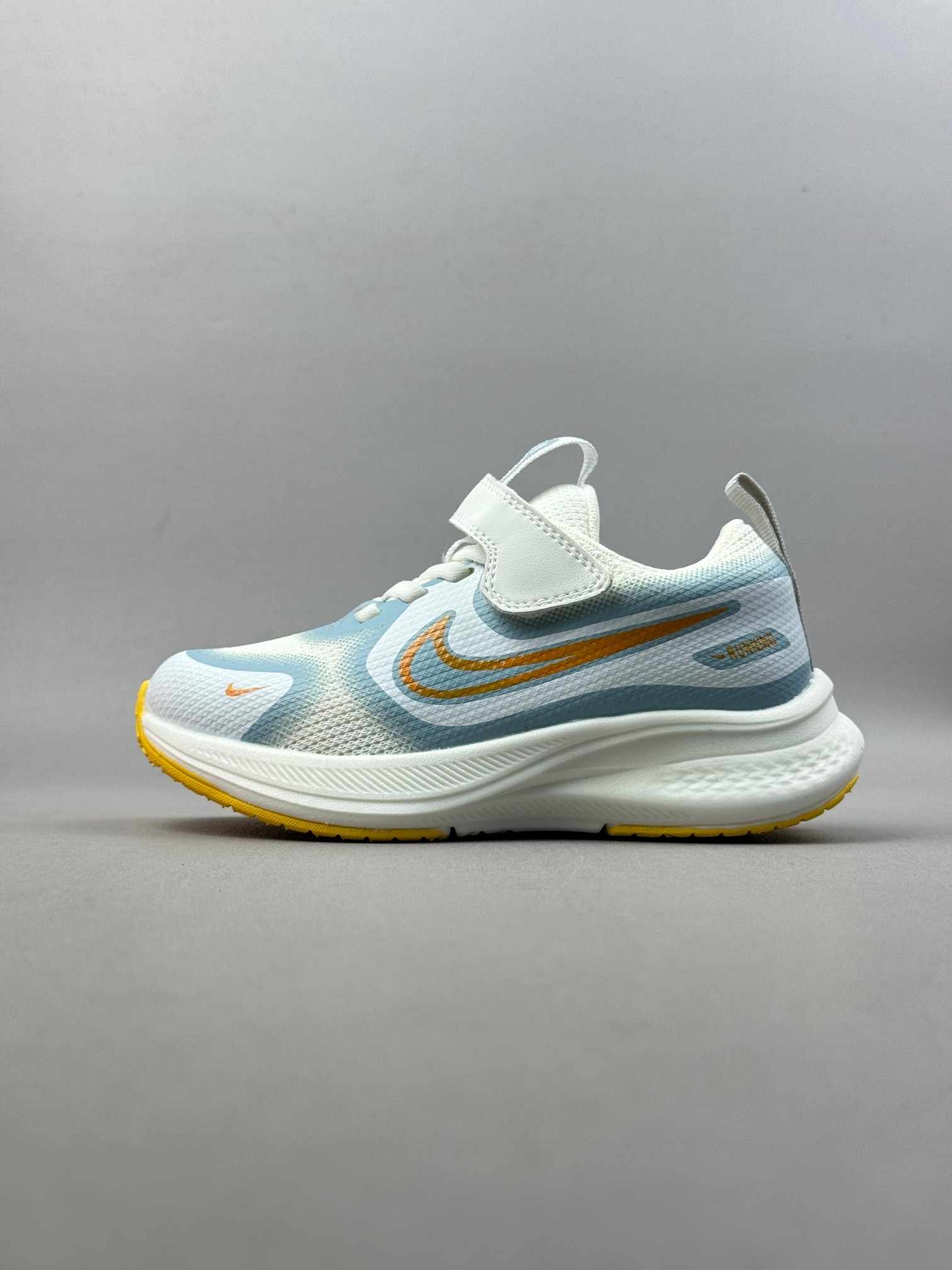 图片[2]-2025🔥 NK 新款ComicRunner儿童魔术贴跑鞋 尺码：28-37码 专柜同步新品🆕 优质面料拼接，质感满满💯 魔术贴➕松紧带设计，穿脱方便✌🏻 橡胶耐磨防滑大底，脚感不言而喻☁️！!-选品中心