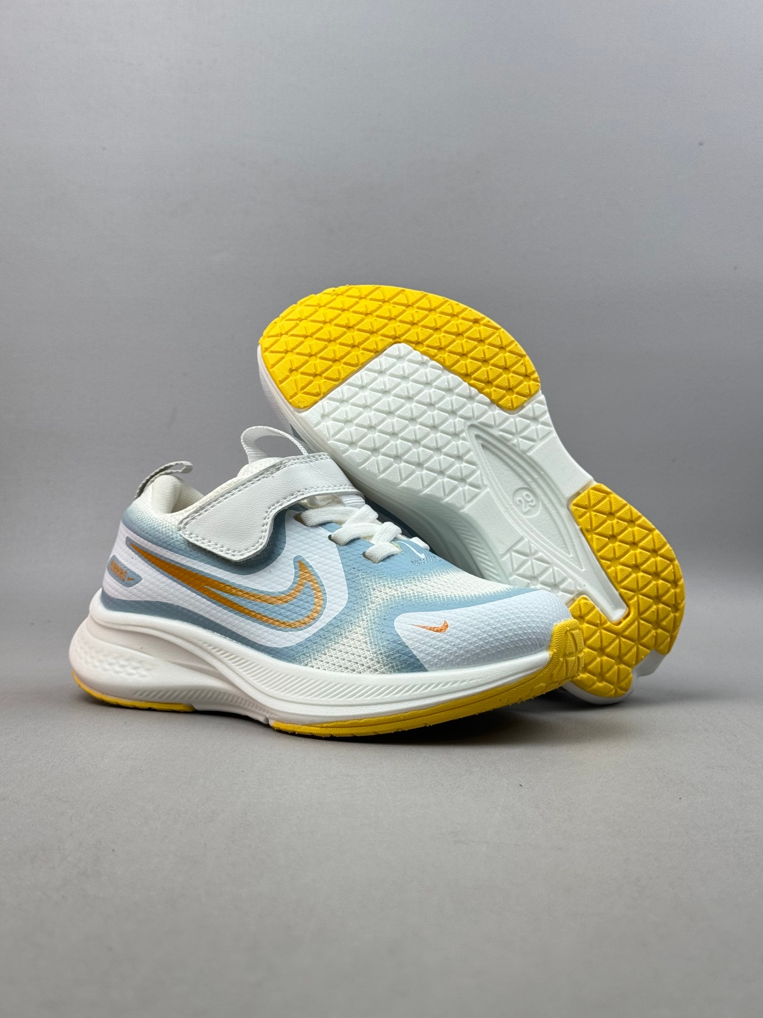 图片[6]-2025🔥 NK 新款ComicRunner儿童魔术贴跑鞋 尺码：28-37码 专柜同步新品🆕 优质面料拼接，质感满满💯 魔术贴➕松紧带设计，穿脱方便✌🏻 橡胶耐磨防滑大底，脚感不言而喻☁️！!-选品中心