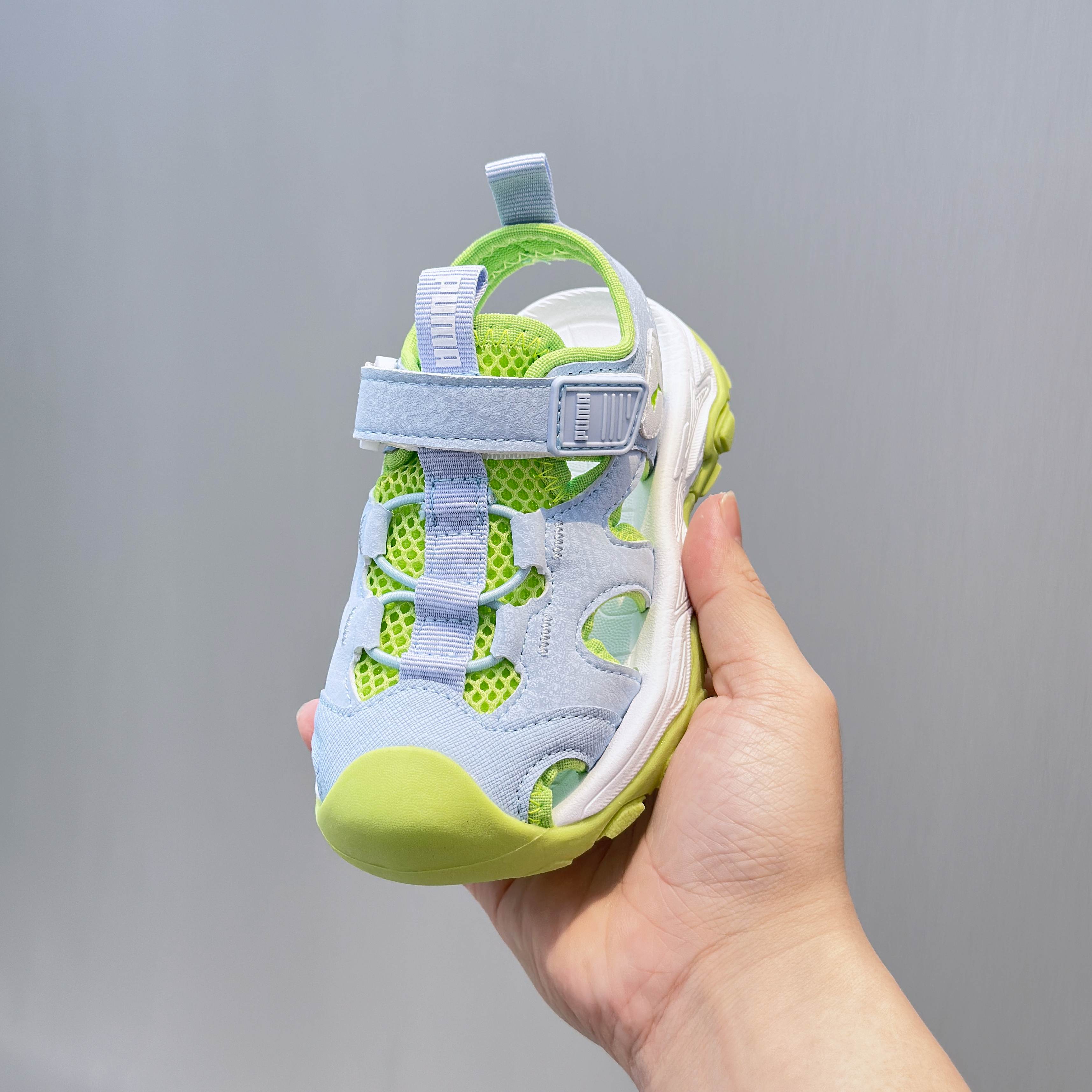 NO:770232,Mesh breathable Velcro non-slip sandals for children, PUMA summer sports sandals, size 26-37, classic PUMA series, half-cap toe design, protects little feet, Velcro design, easy to put on and take off, wear-resistant and non-slip outsole, great foot feel, high-quality leather, full of texture,,,,Puma sandals,sandals,19860909网眼透气魔术贴防滑凉鞋儿童PUMA彪马夏季运动凉鞋, SIZE26-37码 经典PUMA系列 半包头设计,保护好小脚丫 魔术贴设计,穿脱方便 耐磨防滑大底,脚感超赞 优质皮料,质感满满,,,,彪马凉鞋,sandals,,Children's