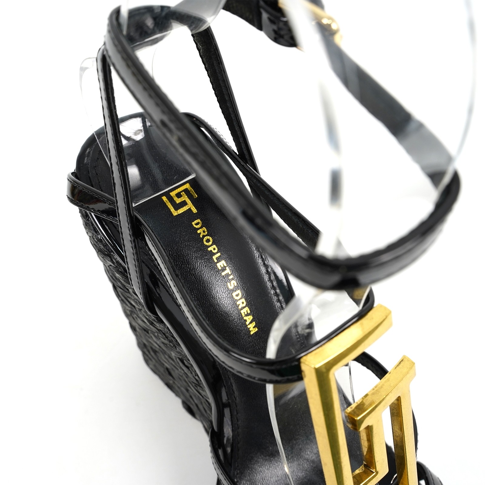 NO:172855,Material: open mold custom metal LOGO, sandals top quality, classic retro LOGO paired with wild, free, elegant and sexy coexistence to give the item rich brand connotation and luxurious appearance. Creation means beautiful and smooth appearance, comfortable and fashionable, must-have. The upper is made of original custom cowhide. Foot pads: sheepskin, outsole, rubber outsole, heel height 10.cm Shoe size: 35-42, sandals, sandals, cowhide, sheepskin19860909材质:开模定制金属LOGO,凉鞋顶级品质,经典复古LOGO搭配野性自由高雅性感并存赋予单品丰富的品牌内涵与奢华的外观 创作即外观线条优美流畅又上脚舒适时髦精必入款. 鞋面采用原版定制牛皮 脚垫: 羊皮 大底橡胶大底 跟高10.cm 鞋码: 35-42,凉鞋,sandals,cowhide,sheepskin,Women's Shoes