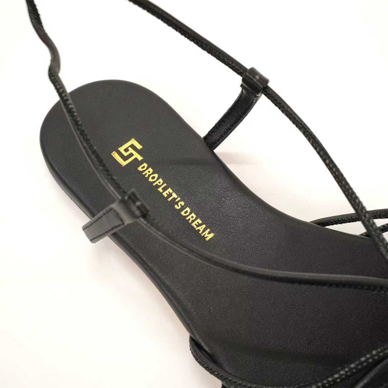 “504GJ Brand Flat Shoes: Stylish ankle straps, branded metal buttons, elegant and fashionable design. Zenium.” - 图片 4