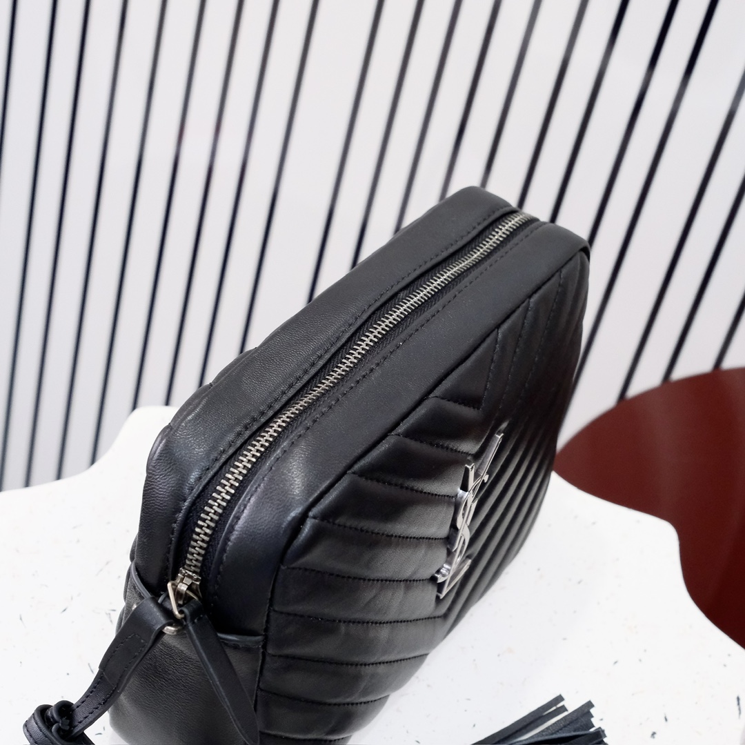 货号 50733银扣
尺寸 23.0  16.0  6.0 CM
真皮相机包MONOGRAM SAINT