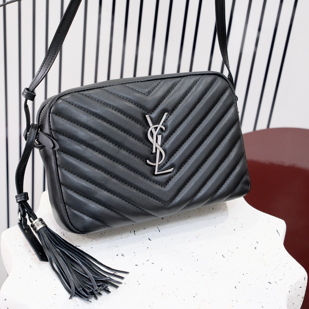 货号 50733银扣
尺寸 23.0  16.0  6.0 CM
真皮相机包MONOGRAM SAINT