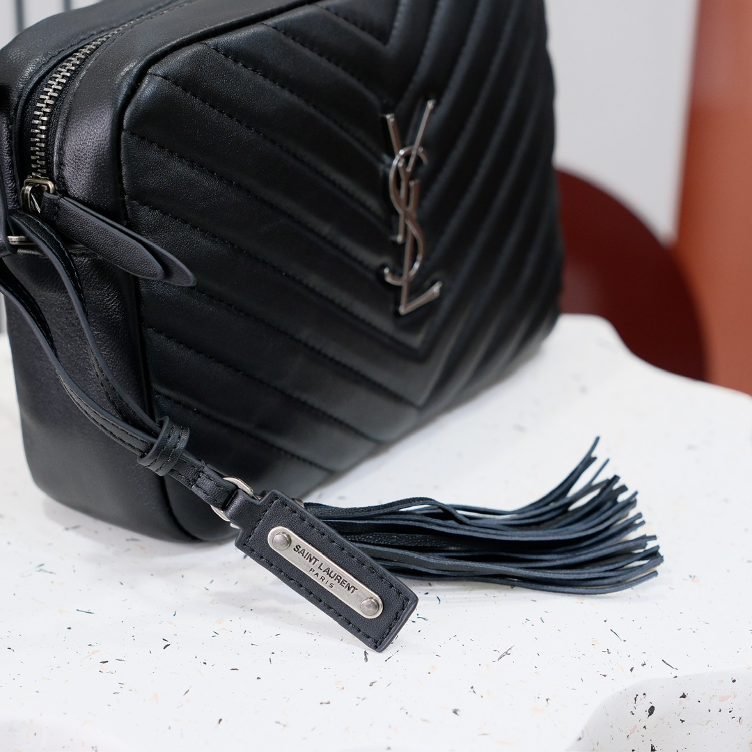 货号 50733银扣
尺寸 23.0  16.0  6.0 CM
真皮相机包MONOGRAM SAINT