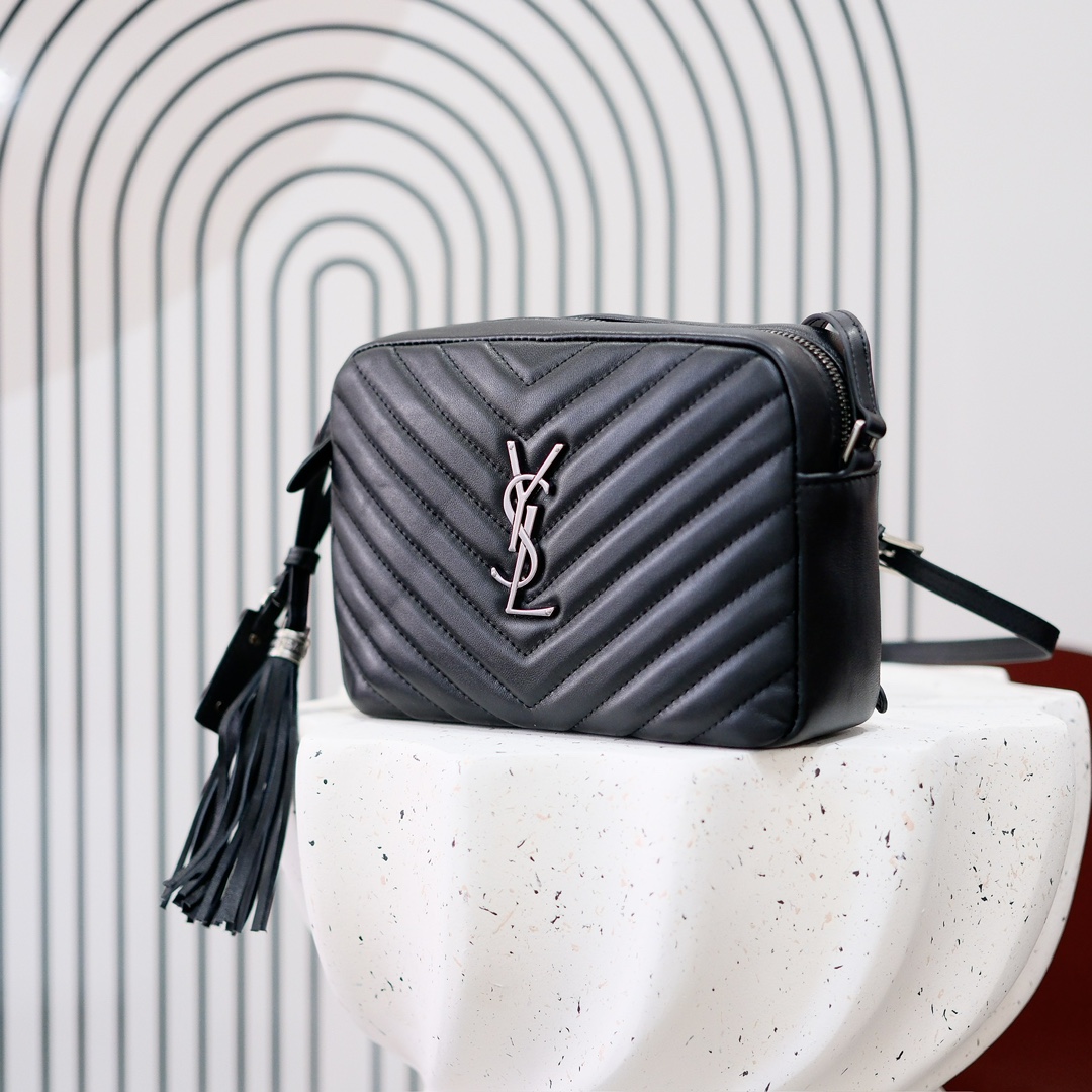 货号 50733银扣
尺寸 23.0  16.0  6.0 CM
真皮相机包MONOGRAM SAINT