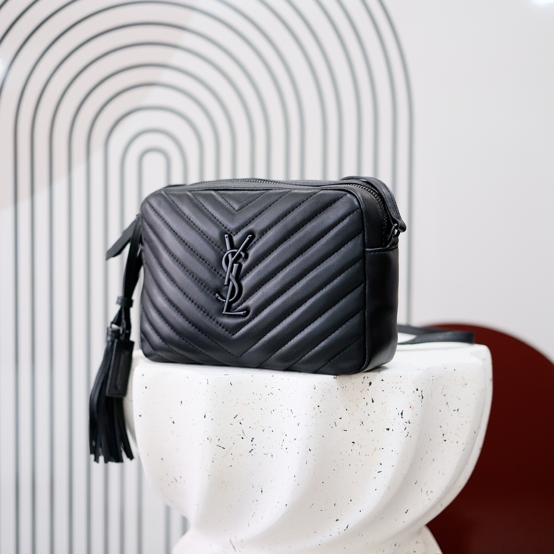 货号 50733黑扣
尺寸 23.0  16.0  6.0 CM
真皮相机包MONOGRAM SAINT