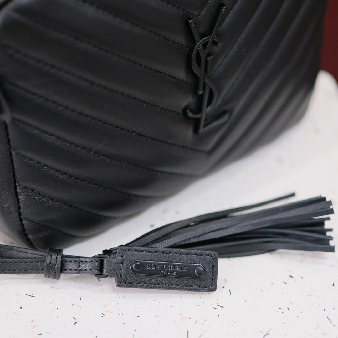 货号 50733黑扣
尺寸 23.0  16.0  6.0 CM
真皮相机包MONOGRAM SAINT