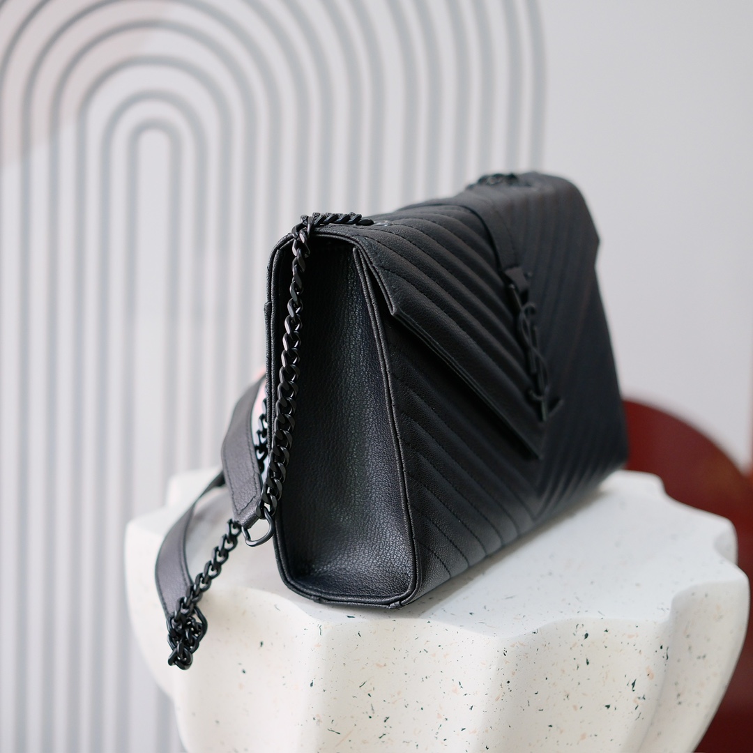 大号款号26588 
装饰互扣式金属Y*L标志 五金完美无暇 进口牛皮 手感超赞 细节精湛手工精致 单肩