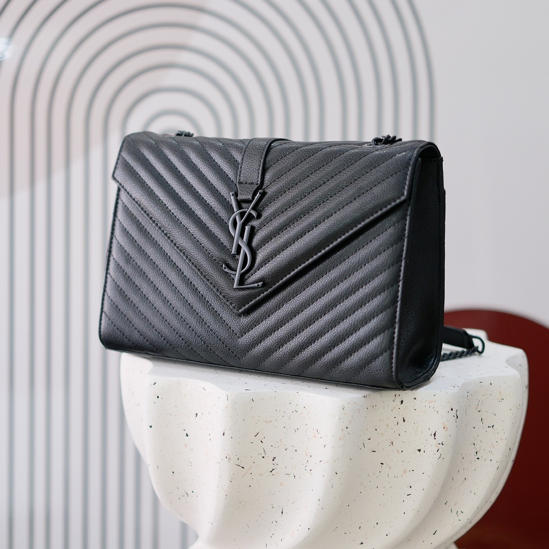 大号款号26588 
装饰互扣式金属Y*L标志 五金完美无暇 进口牛皮 手感超赞 细节精湛手工精致 单肩